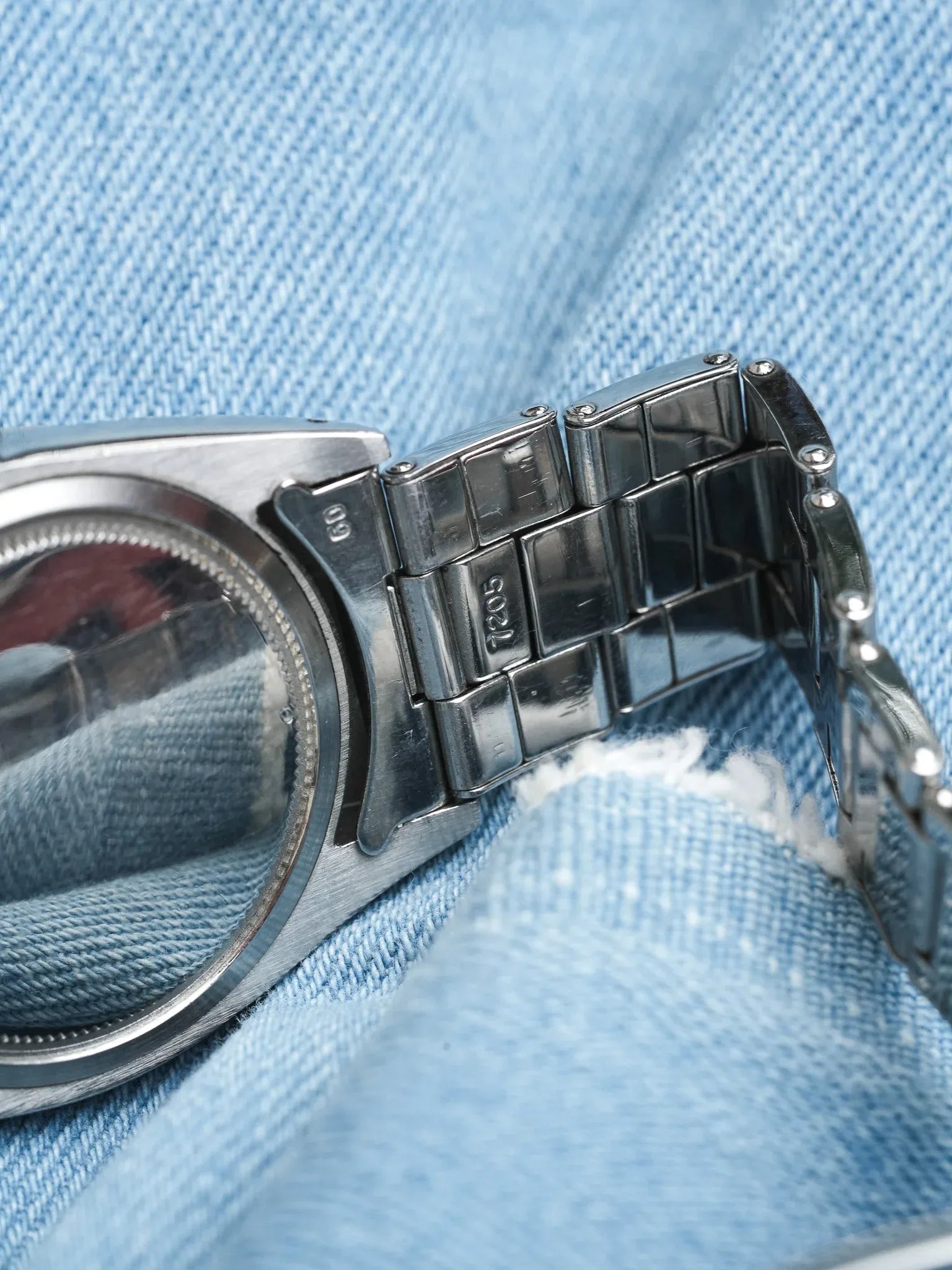 Rolex - Osyterdate 6694 Precision Cadran noir - 1966 - Atelier Victor - Vintage Shop