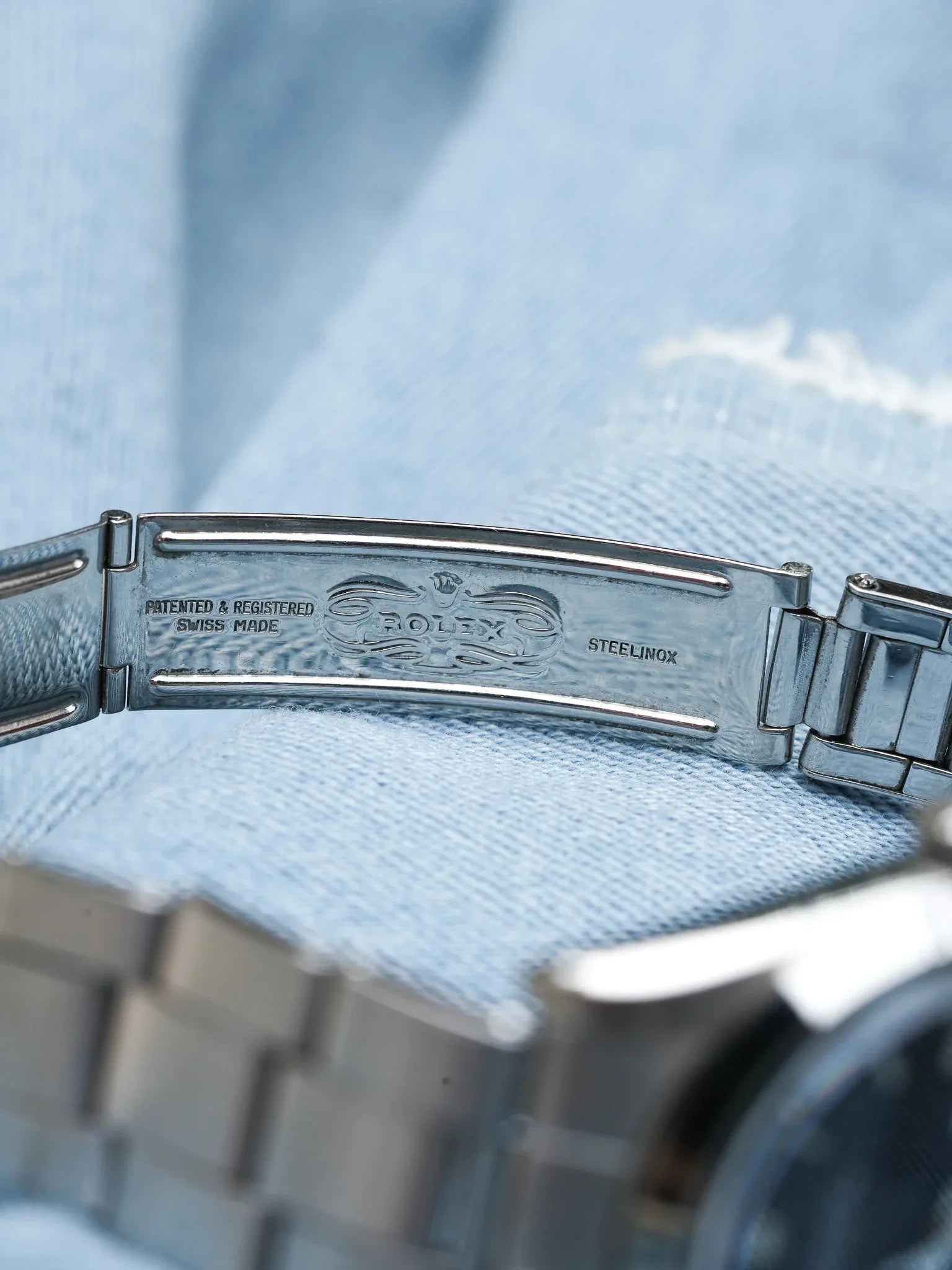 Rolex - Osyterdate 6694 Precision Cadran noir - 1966 - Atelier Victor - Vintage Shop