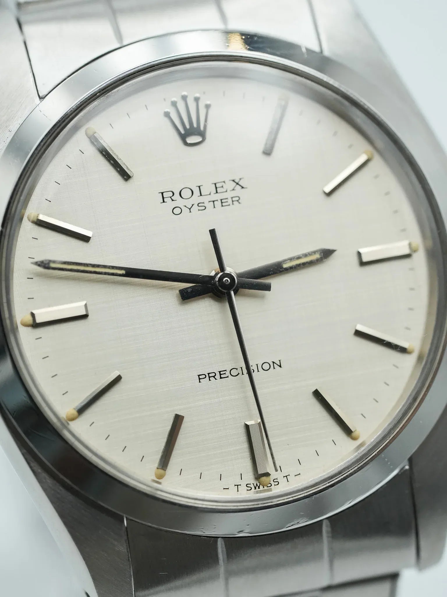 Rolex - Oyster Extra fine 6426 Cadran lin argent - 1971 - Atelier Victor Paris - Vintage Watch Shop Dubai