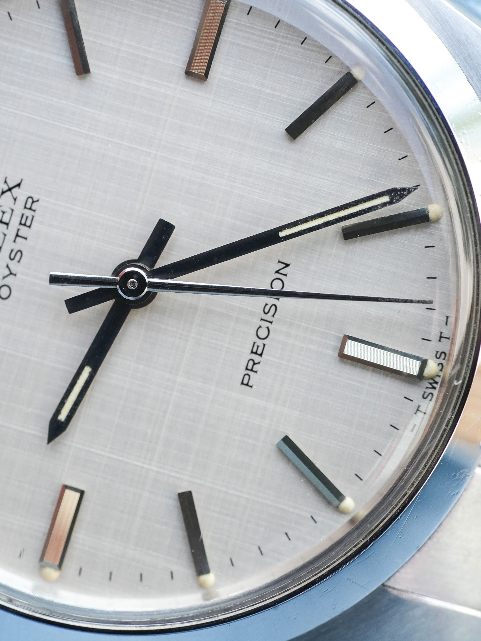 Rolex - Oyster Extra fine 6426 Cadran lin argent - 1971 - Atelier Victor Paris - Vintage Watch Shop Dubai