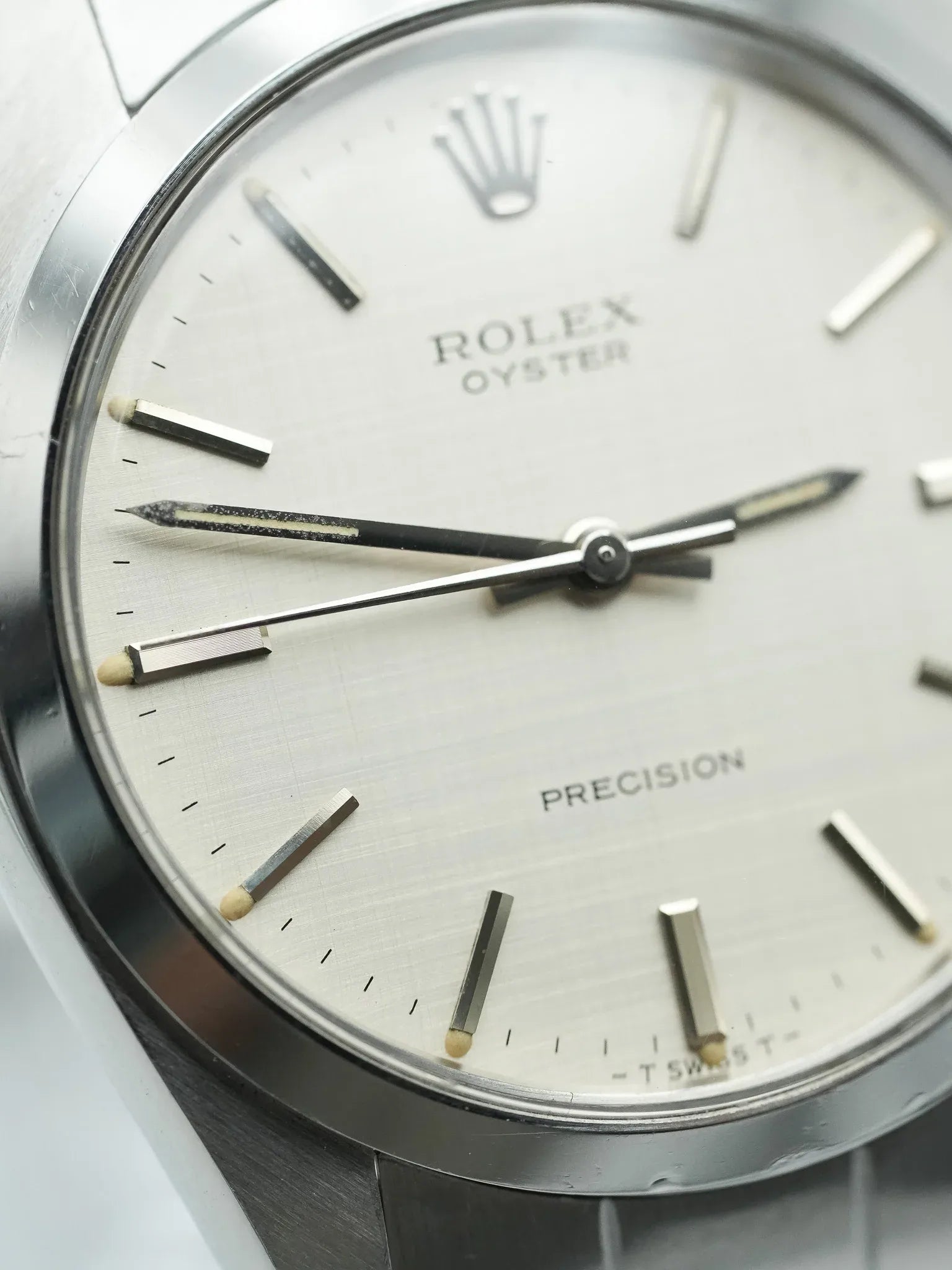 Rolex - Oyster Extra fine 6426 Cadran lin argent - 1971 - Atelier Victor - Vintage Watch Shop