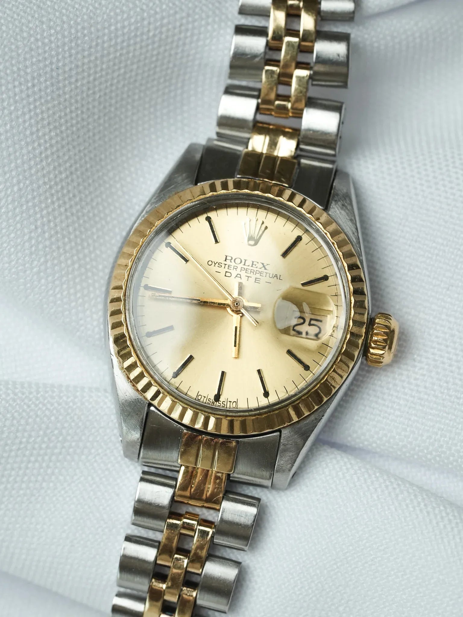 Rolex - Oyster Perpetual 26mm 6917 Or Acier jubilee Cadran or Lunette cannelée - 1973 - Atelier Victor