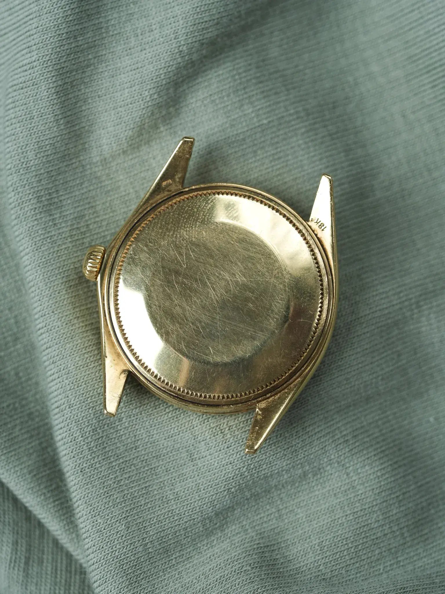 Rolex - Oyster Perpetual Date COSC ref. 1503 34mm Or Jaune 18k Cadran Champagne - 1969