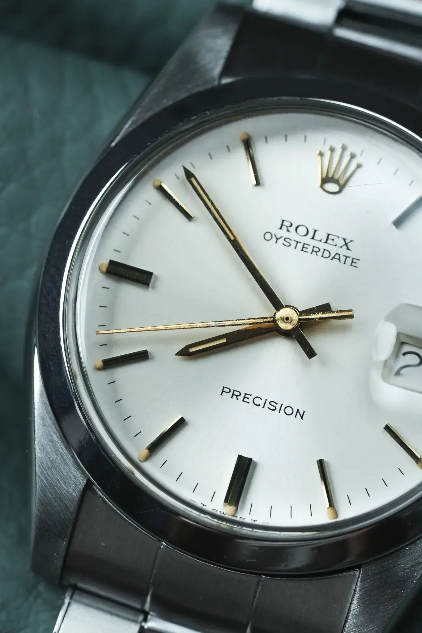 Rolex - Oysterdate 6694 Precision Cadran Champagne Aiguilles Or - 1977