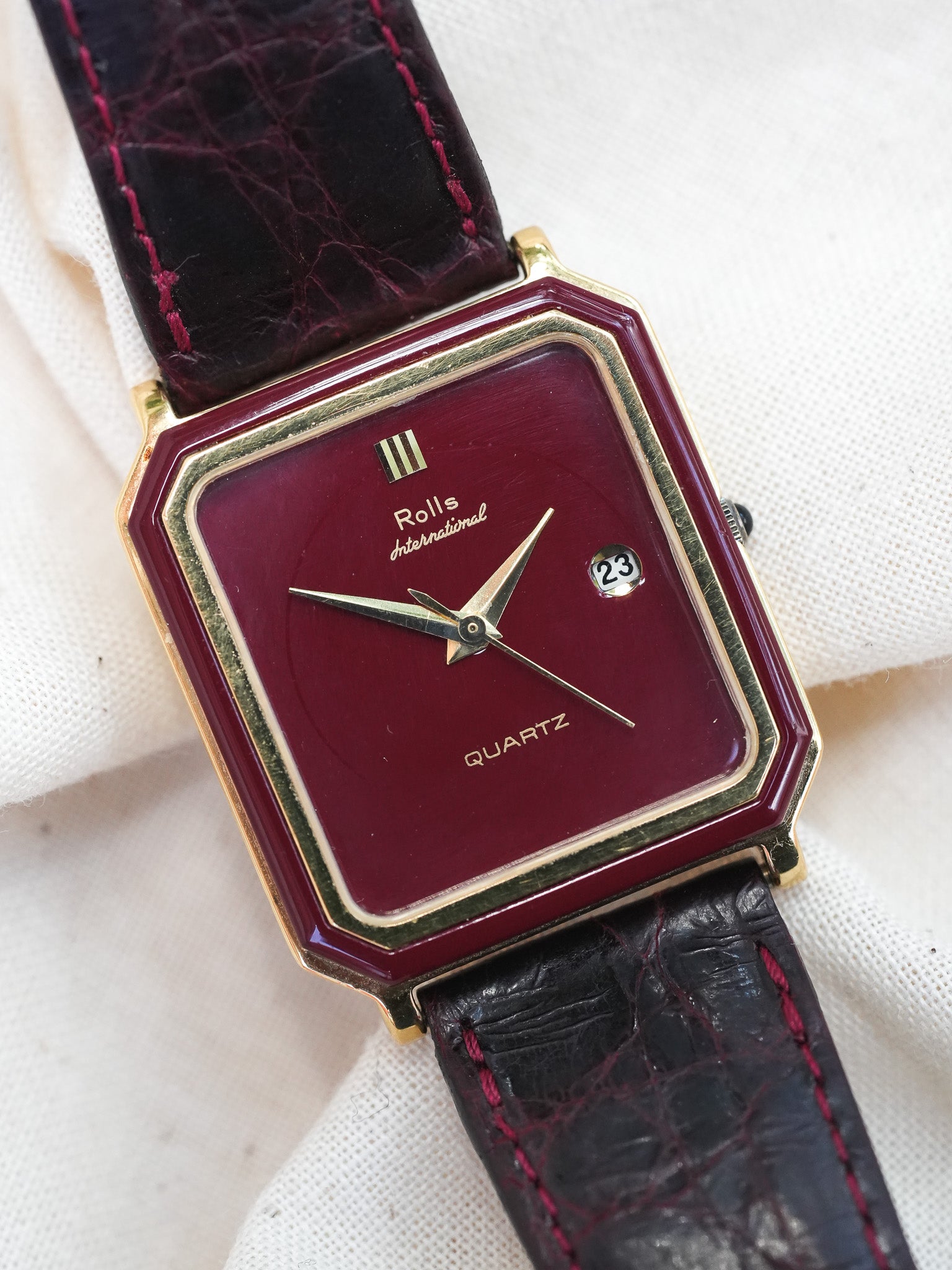 Rolls International - Tank Plaqué or laque rouge - 1980s - Atelier Victor - Vintage Shop