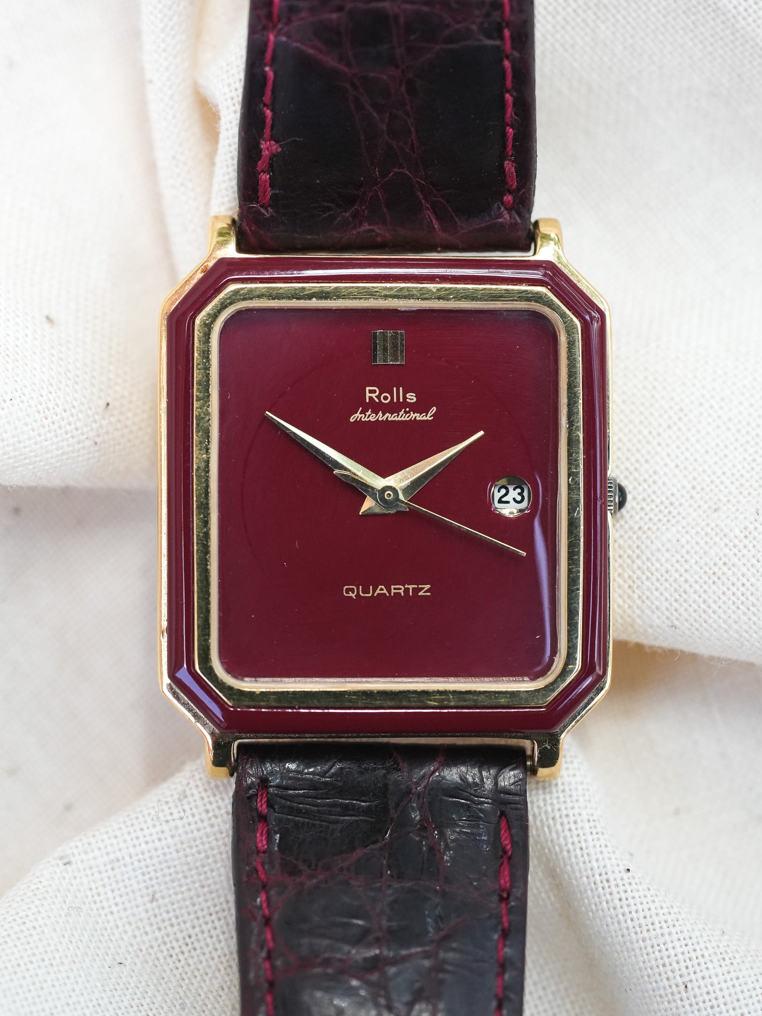 Rolls International - Tank Plaqué or laque rouge - 1980s - Atelier Victor - Vintage Shop