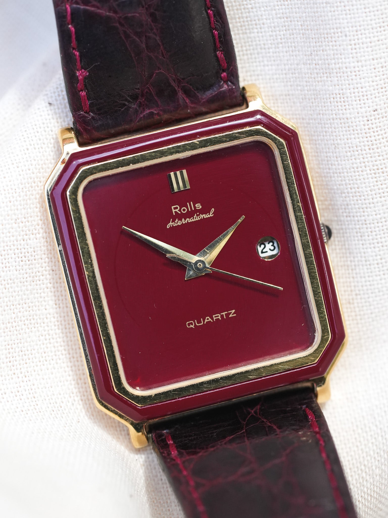 Rolls International - Tank Plaqué or laque rouge - 1980s - Atelier Victor - Vintage Shop