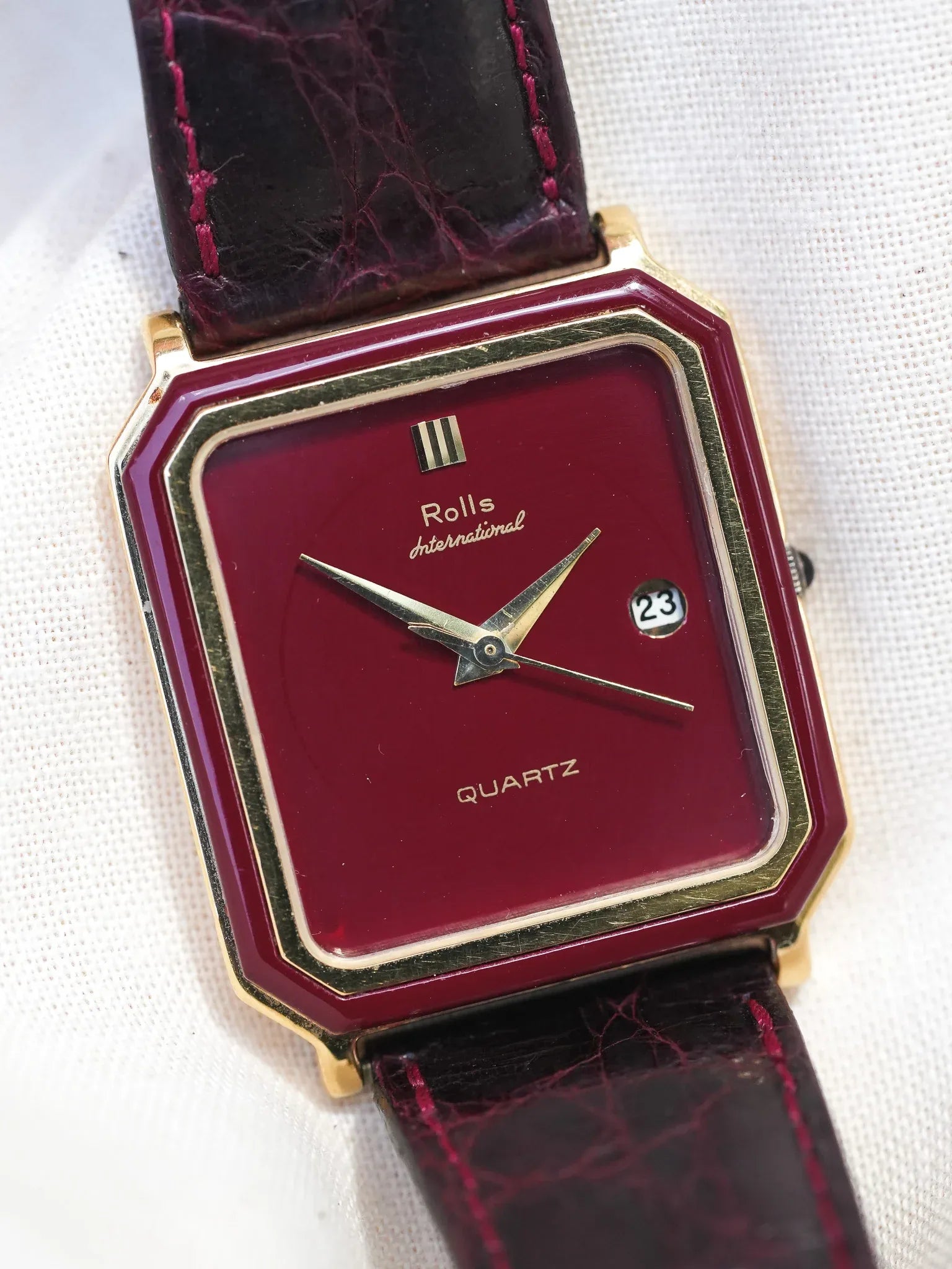 Rolls International - Tank Plaqué or laque rouge - 1980s - Atelier Victor - Vintage Shop