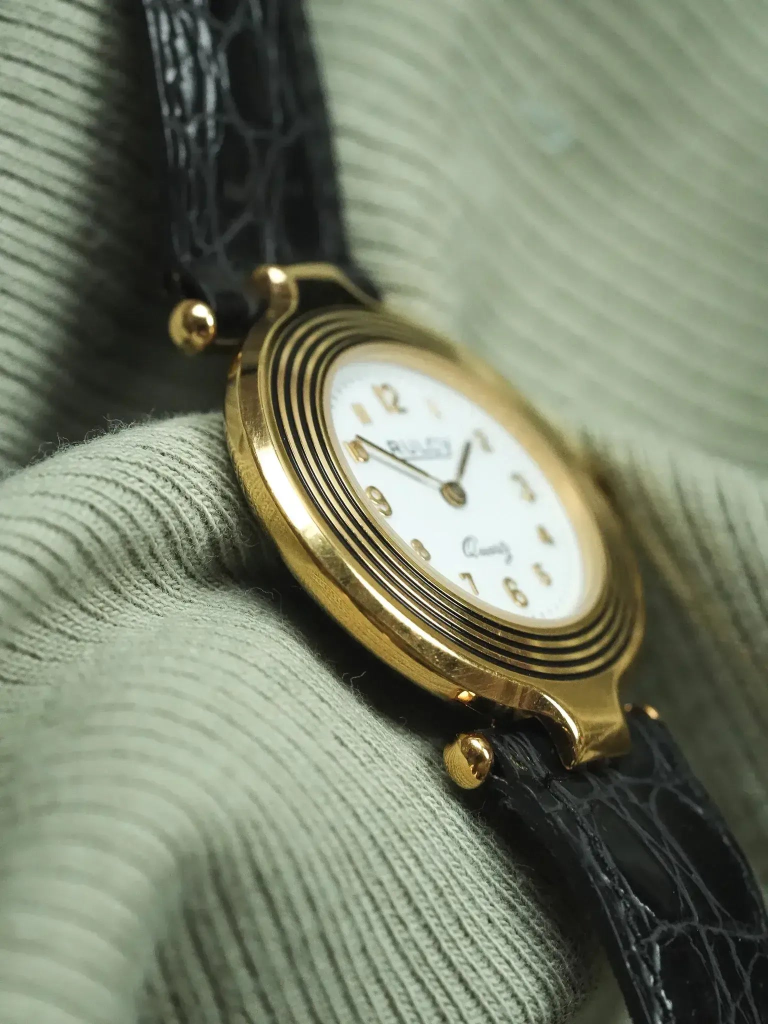 Rulcy - Disco volante laqué noir Plaqué or Cornes centrales - 1990s - Atelier Victor