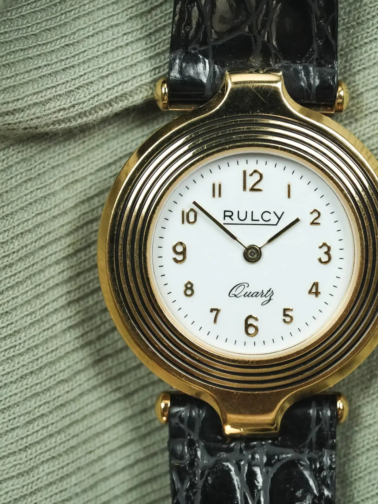 Rulcy - Disco volante laqué noir Plaqué or Cornes centrales - 1990s - Atelier Victor