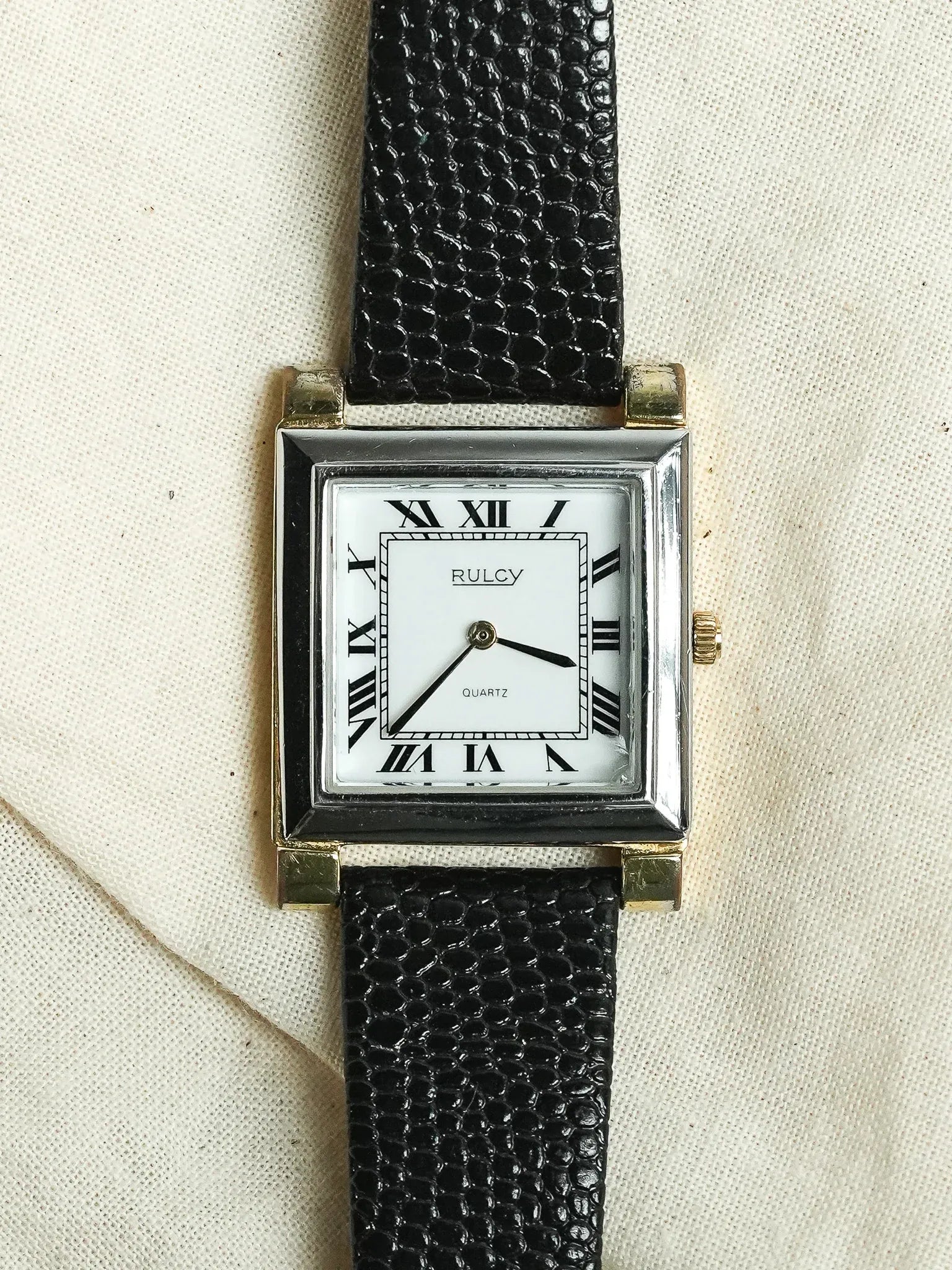 Rulcy - Style Tank Obus Acier Or Chiffre Romain - 1990s - Atelier Victor