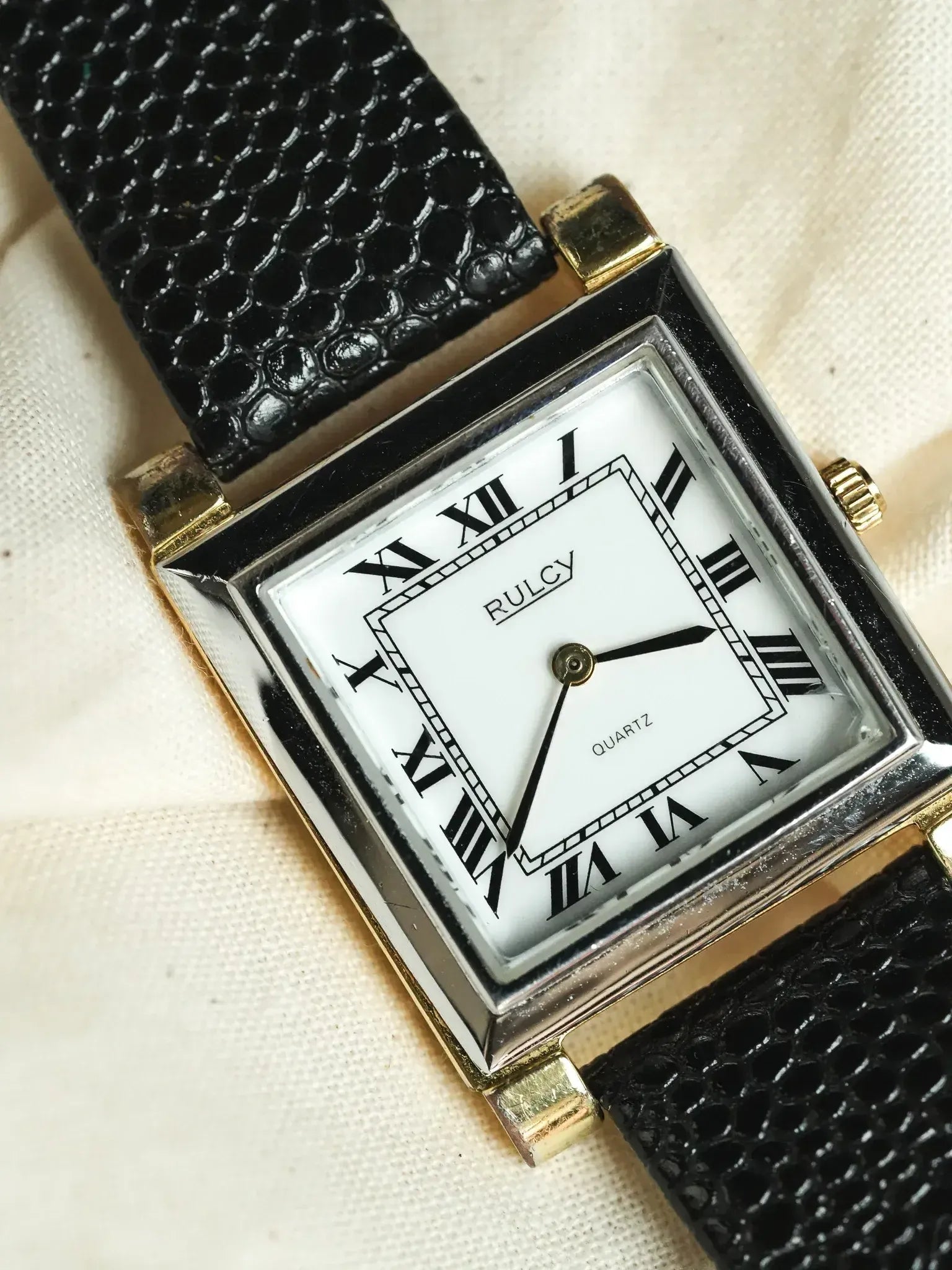 Rulcy - Style Tank Obus Acier Or Chiffre Romain - 1990s - Atelier Victor