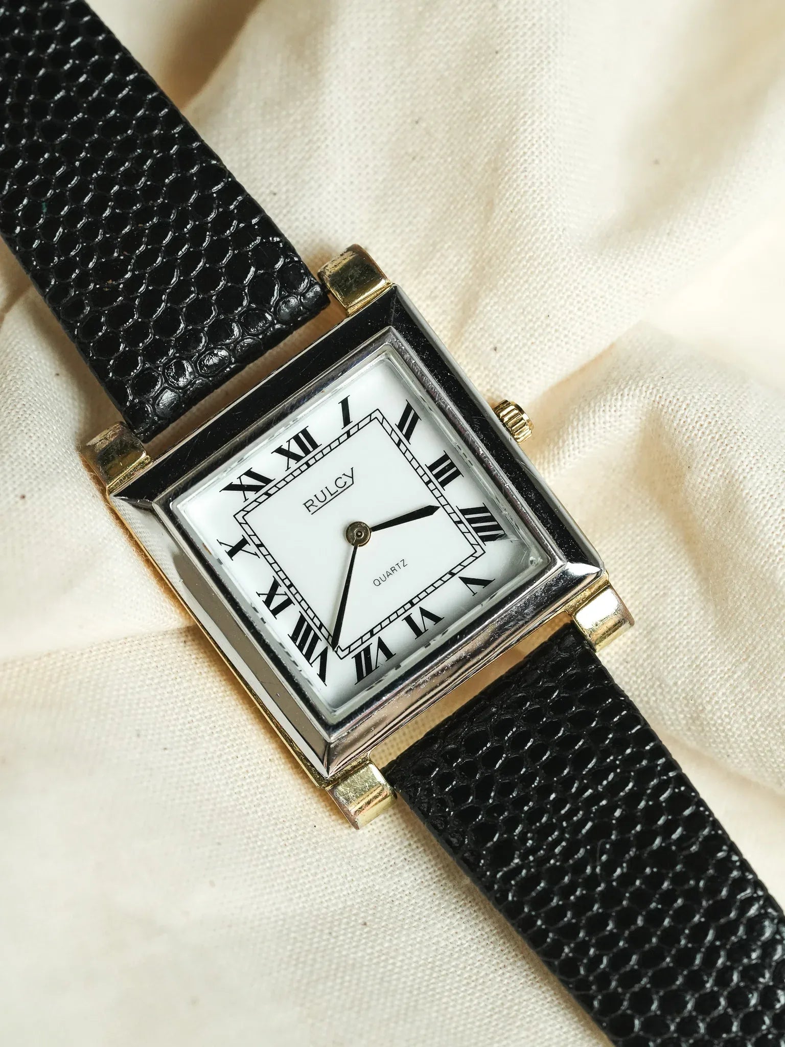 Rulcy - Style Tank Obus Acier Or Chiffre Romain - 1990s - Atelier Victor