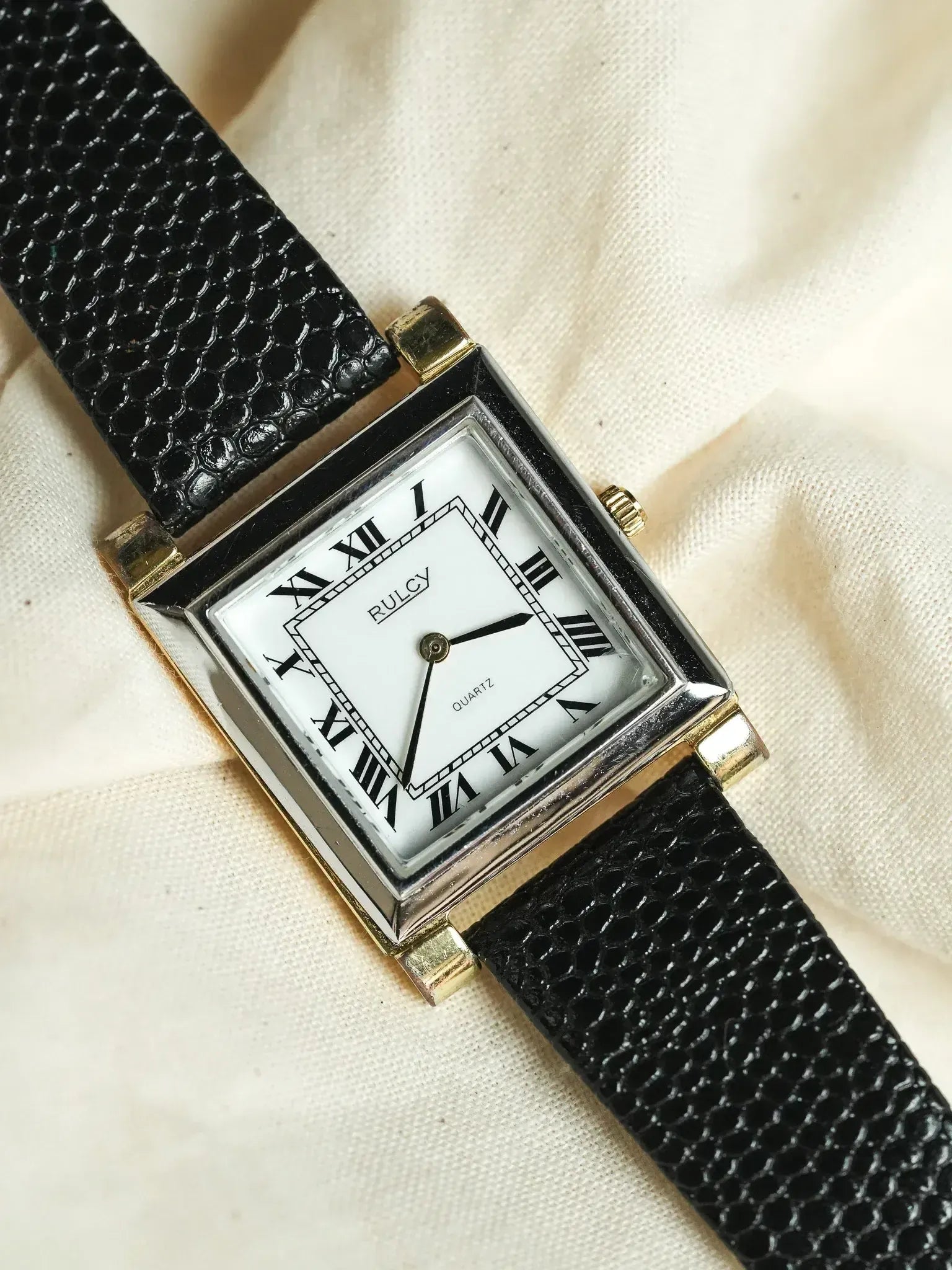 Rulcy - Style Tank Obus Acier Or Chiffre Romain - 1990s - Atelier Victor