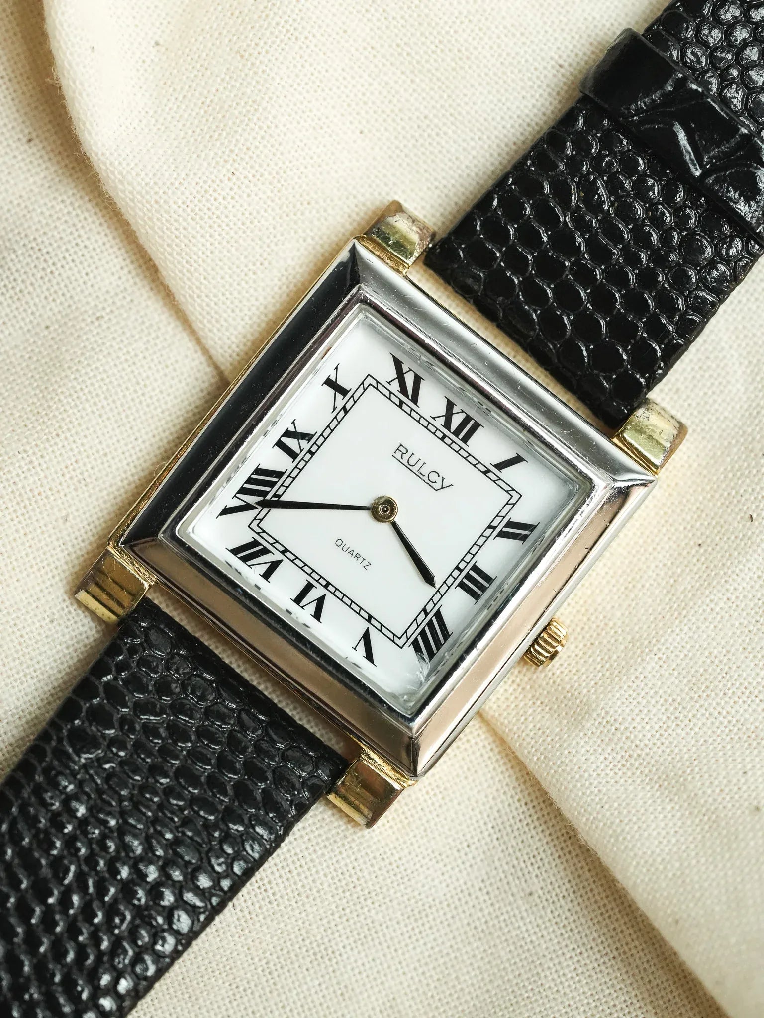 Rulcy - Style Tank Obus Acier Or Chiffre Romain - 1990s - Atelier Victor