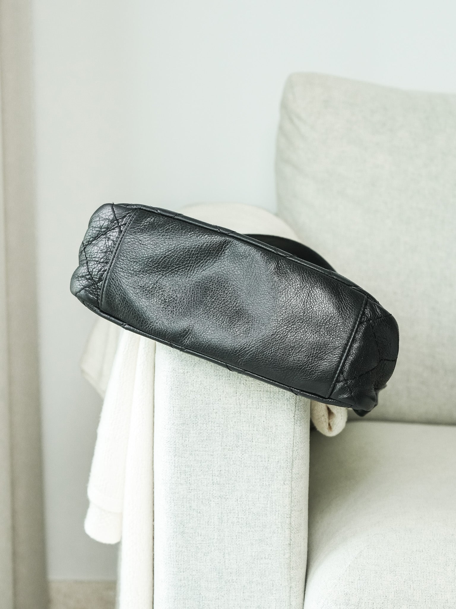 Sac à Main Chanel Matelassé Vintage Cuir de Veau Grainé Noir - Femme - Atelier Victor