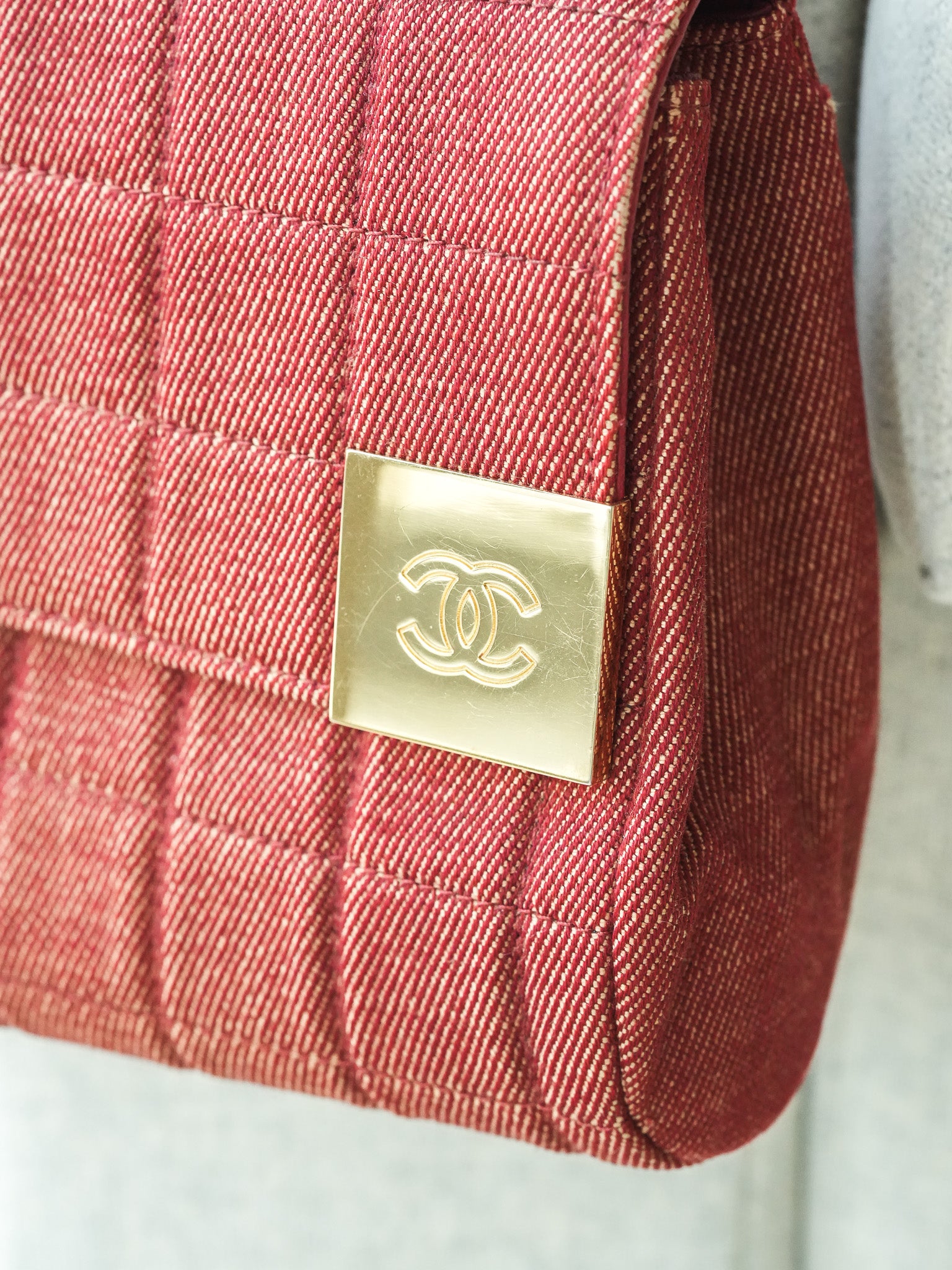 Sac à Main Chanel Vintage - Chocolate Bar Denim Rouge Femme (2002-2003) - Atelier Victor