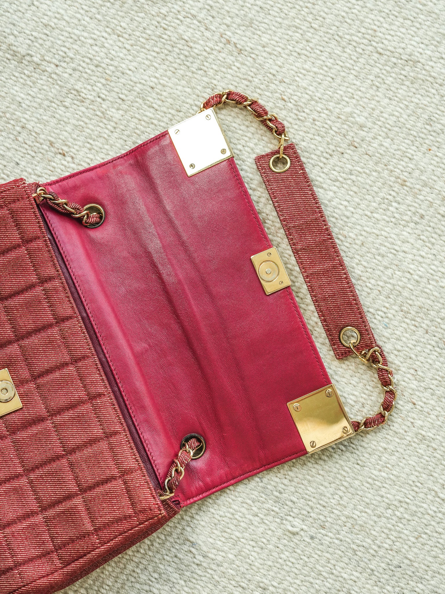 Sac à Main Chanel Vintage - Chocolate Bar Denim Rouge Femme (2002-2003) - Atelier Victor