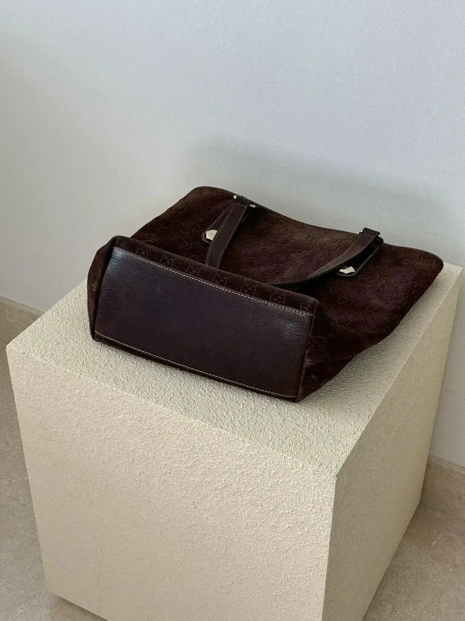 Sac à Main Gucci Suede Marron Motif GG - Atelier Victor
