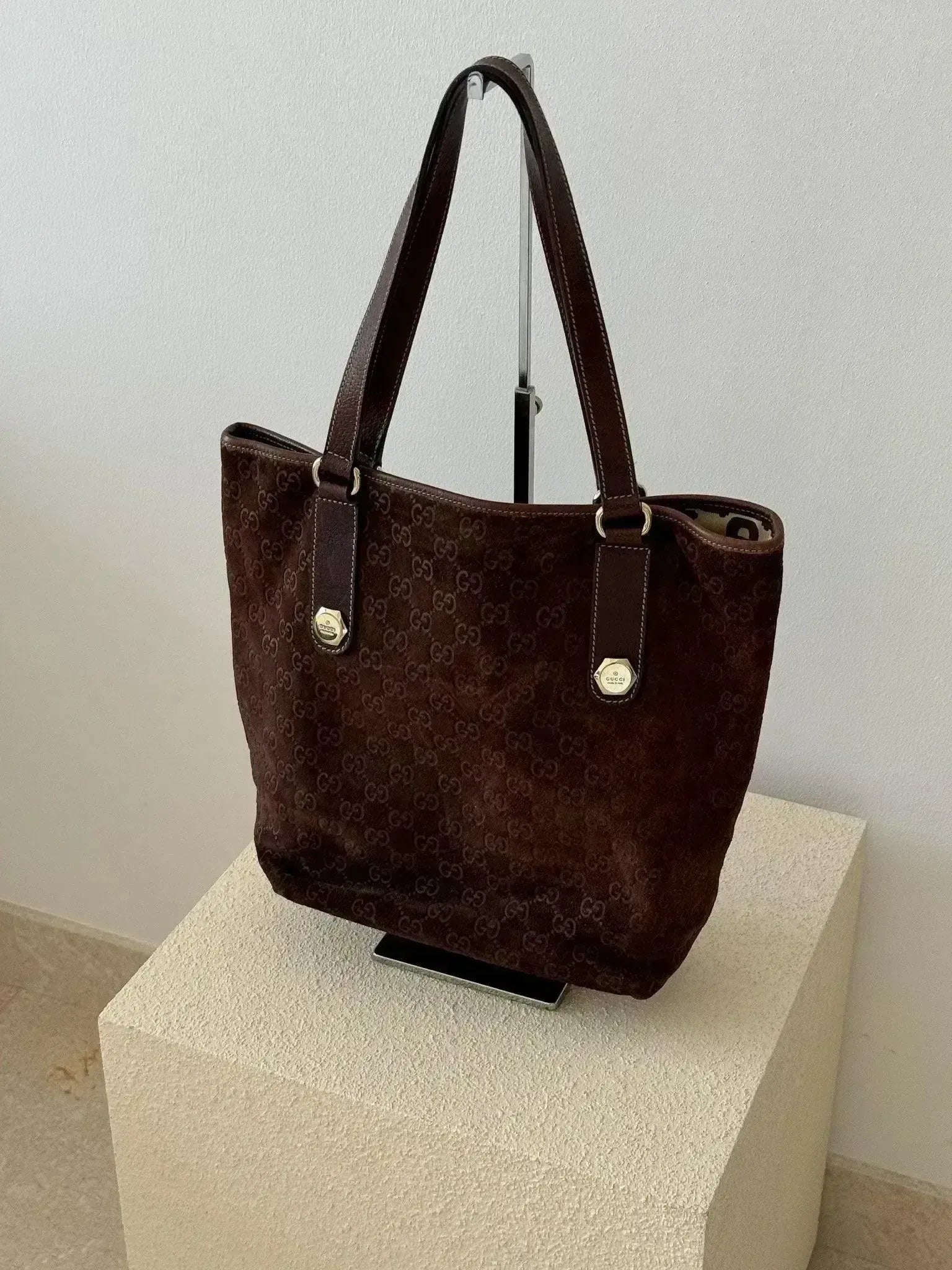 Sac à Main Gucci Suede Marron Motif GG - Atelier Victor