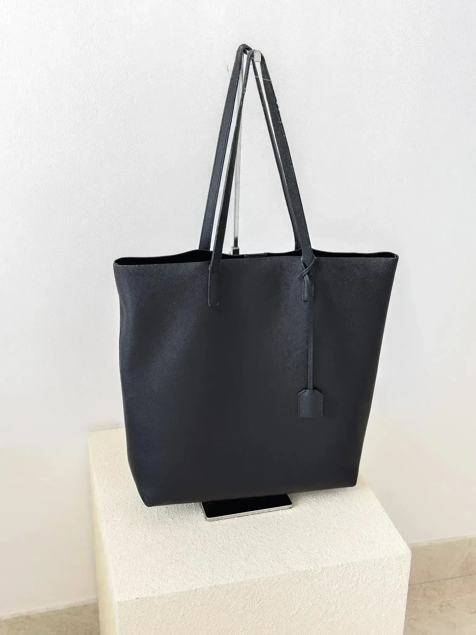 Saint Laurent - Cabas en cuir souple noir - Atelier Victor