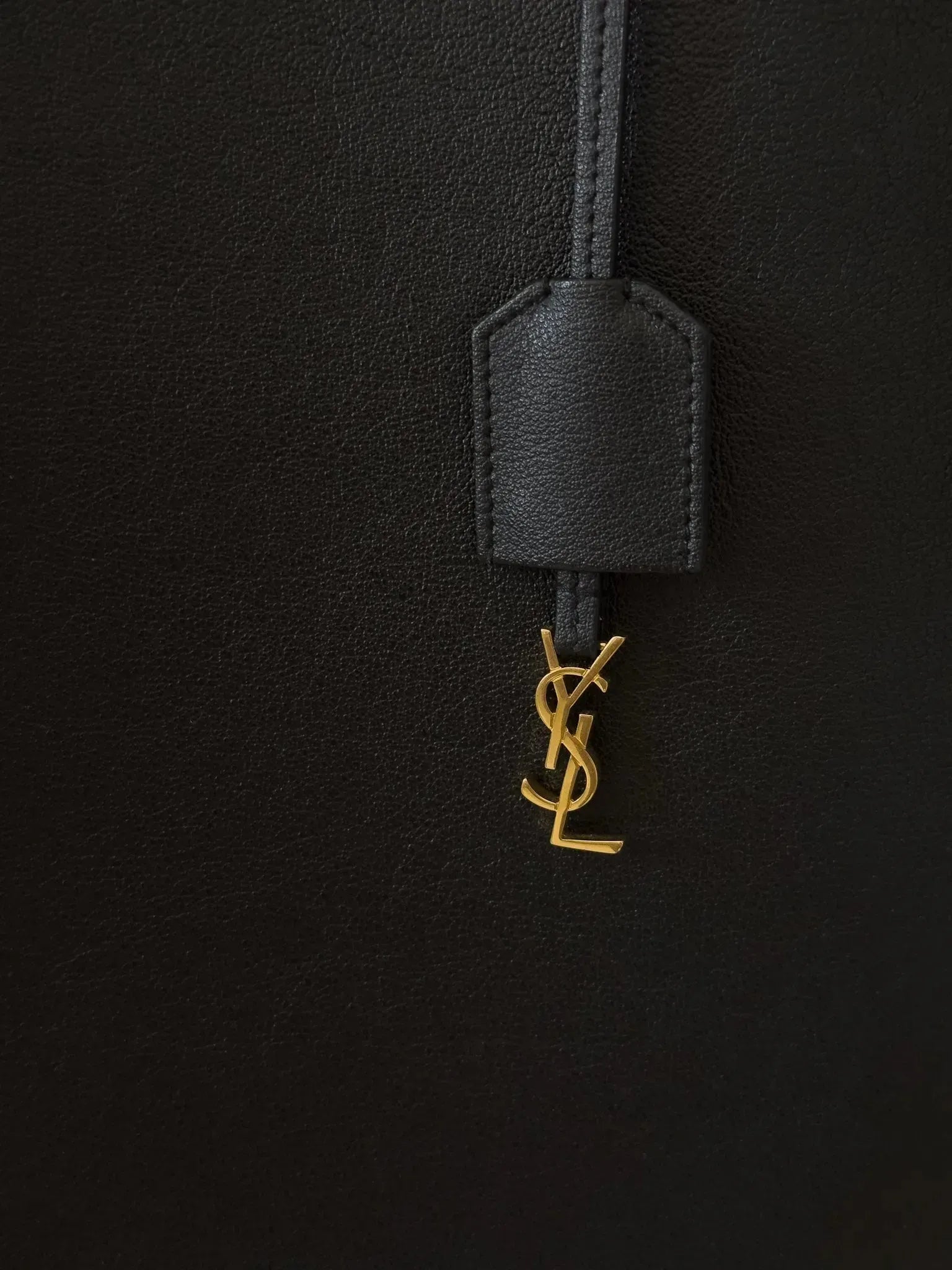 Saint Laurent - Cabas en cuir souple noir - Atelier Victor