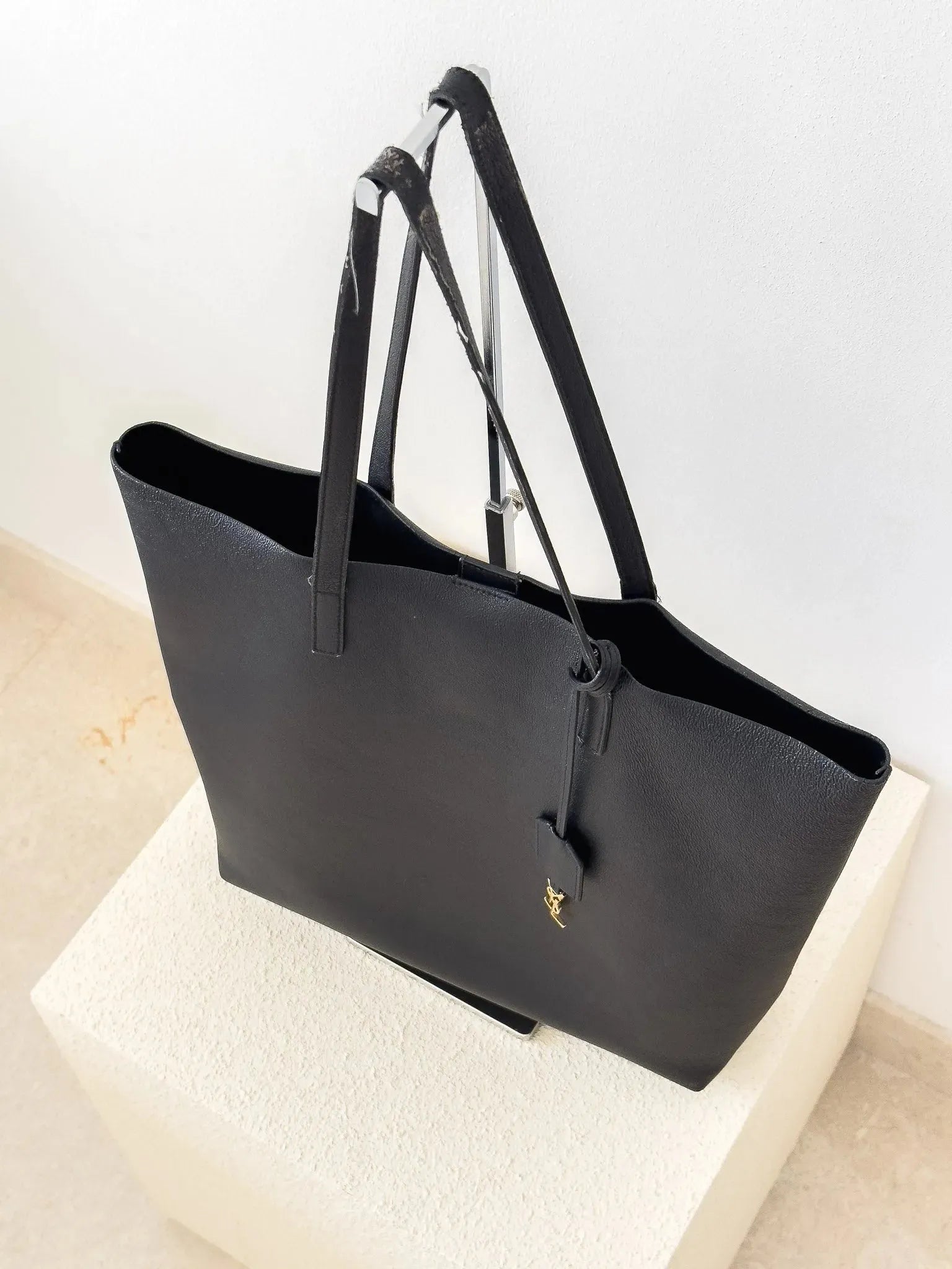 Saint Laurent - Cabas en cuir souple noir - Atelier Victor - Vintage Shop