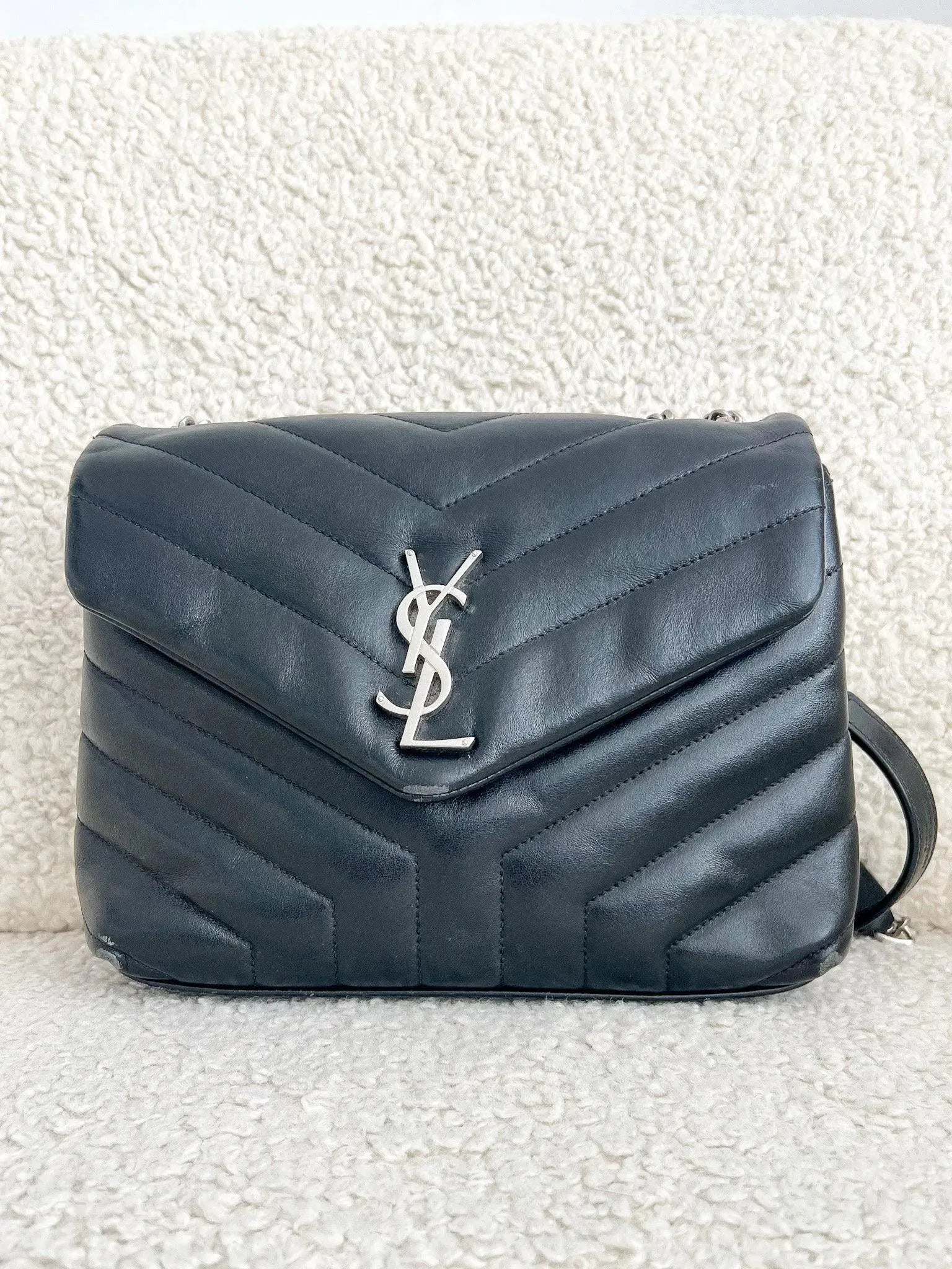 Saint Laurent - Sac bandoulière Loulou - Atelier Victor Paris - Vintage Watch Shop Dubai