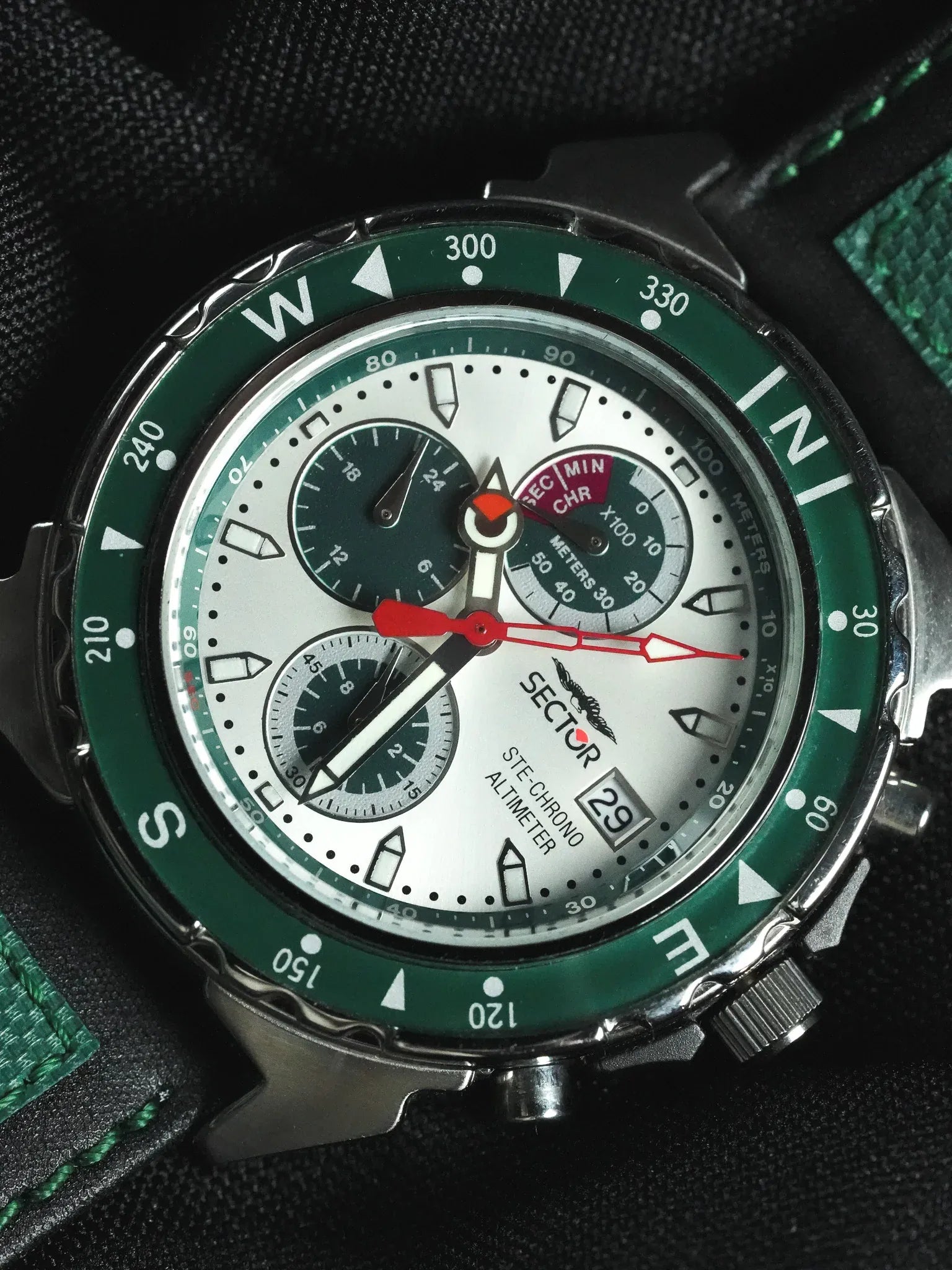 Sector - Chronographe Vert Acier Cornes Scarab - Neuve de stock - 1990s - Atelier Victor - Vintage Shop