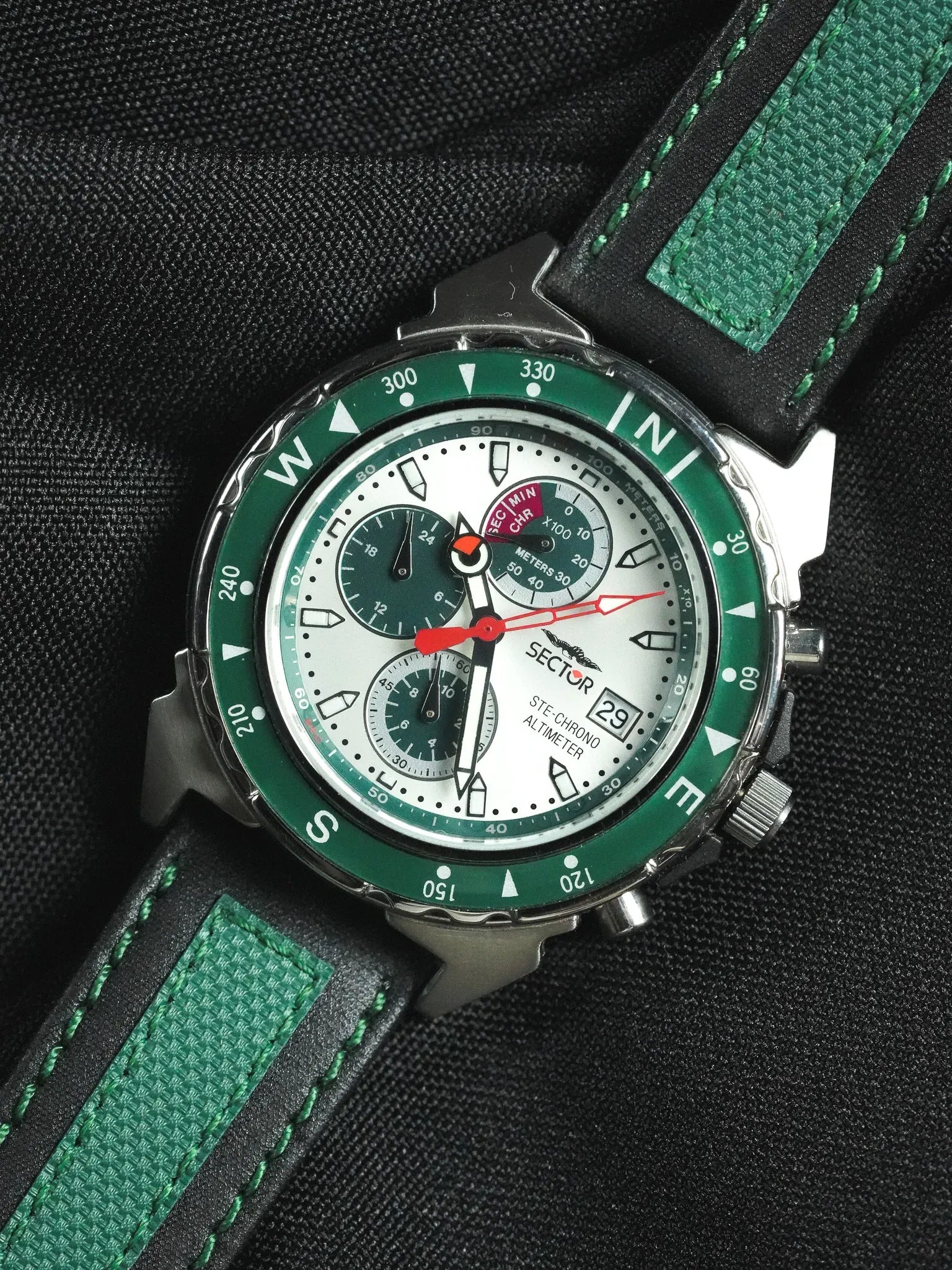 Sector - Chronographe Vert Acier Cornes Scarab - Neuve de stock - 1990s - Atelier Victor - Vintage Shop