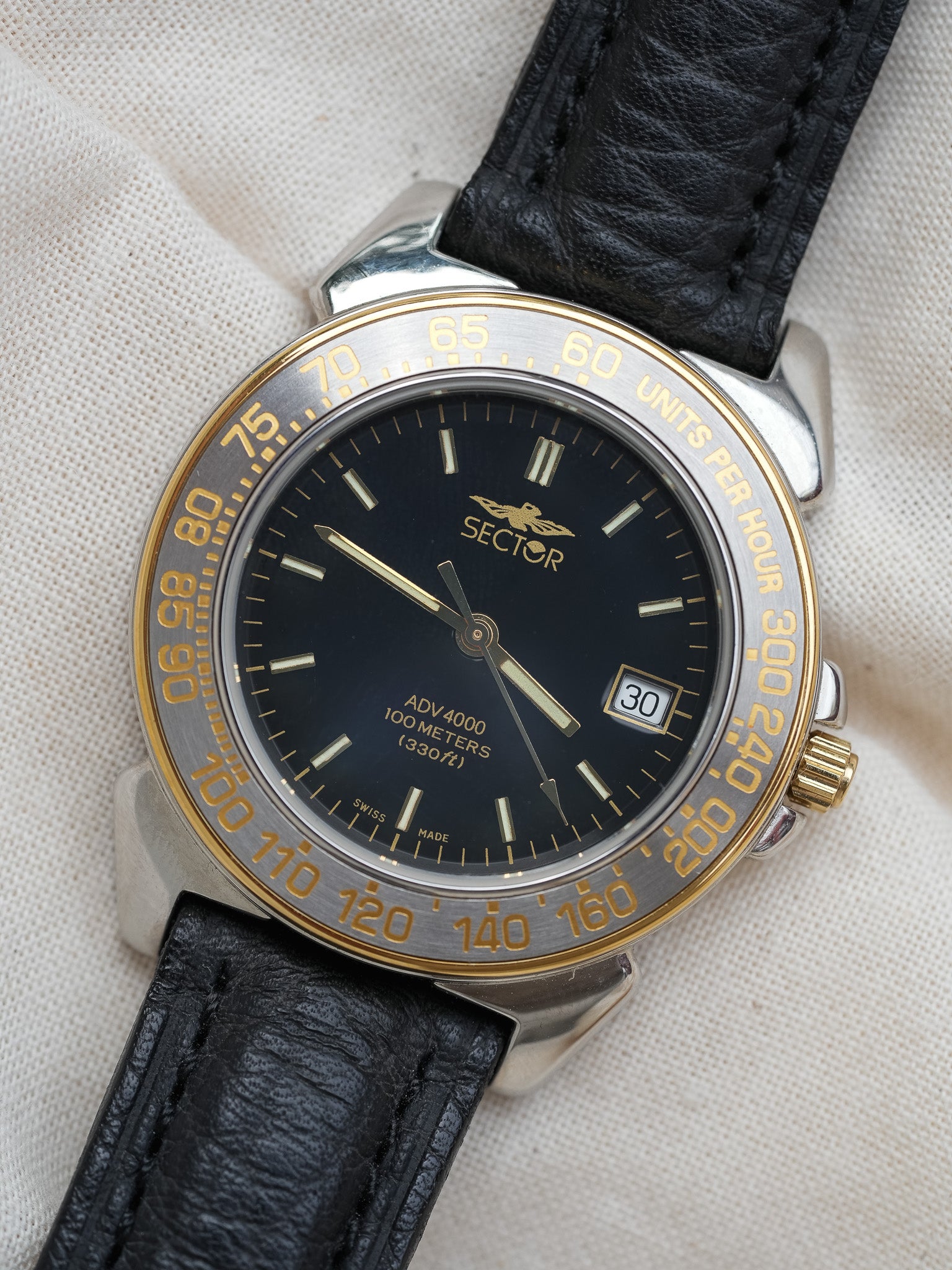 Sector - Scarab Acier Or Cadran Noir - NOS - 1980s - Atelier Victor - Vintage Shop