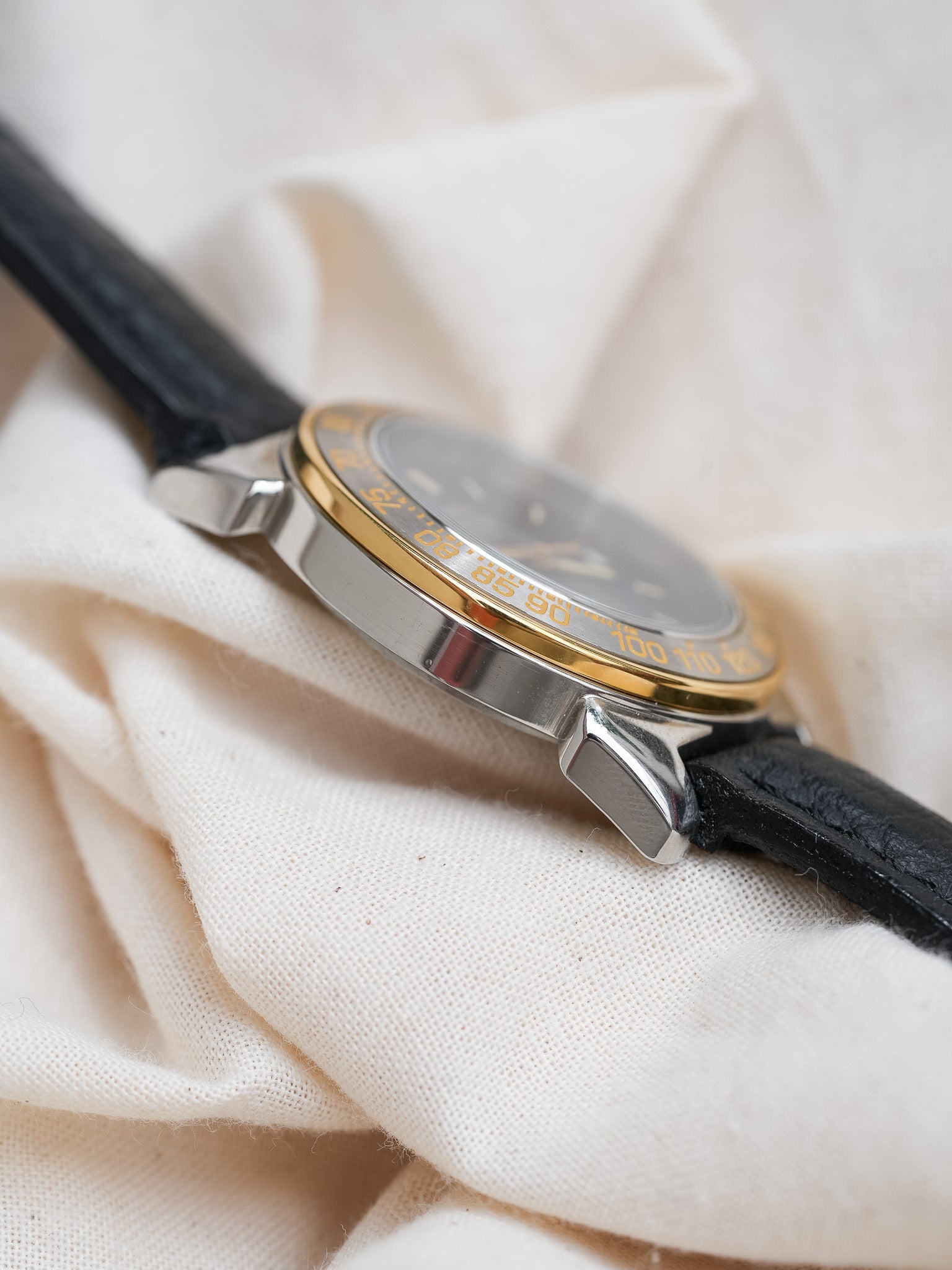Sector - Scarab Acier Or Cadran Noir - NOS - 1980s - Atelier Victor - Vintage Shop