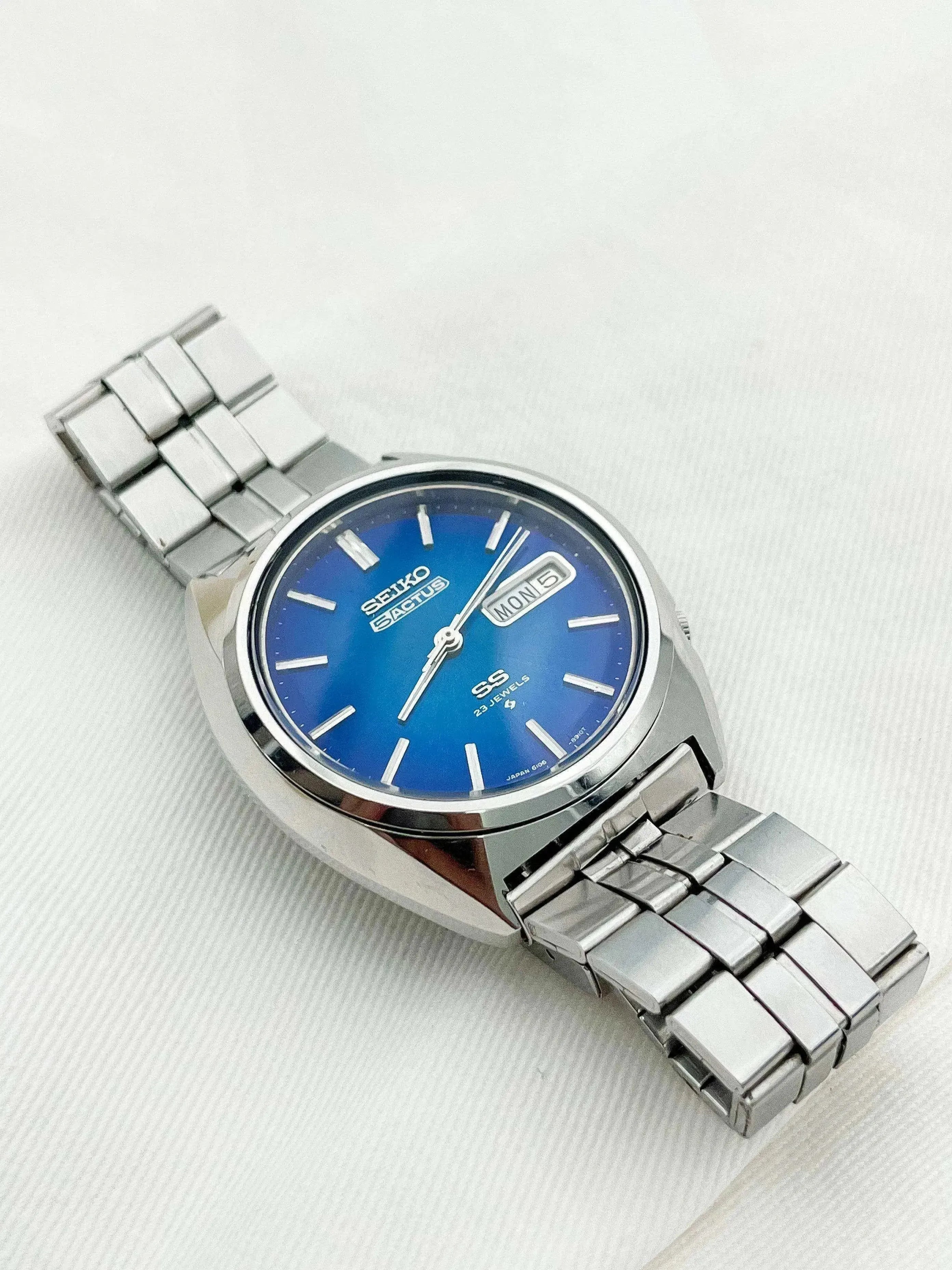 Seiko - 5 Actus Daydate Cadran Bleu - 1974 - Atelier Victor