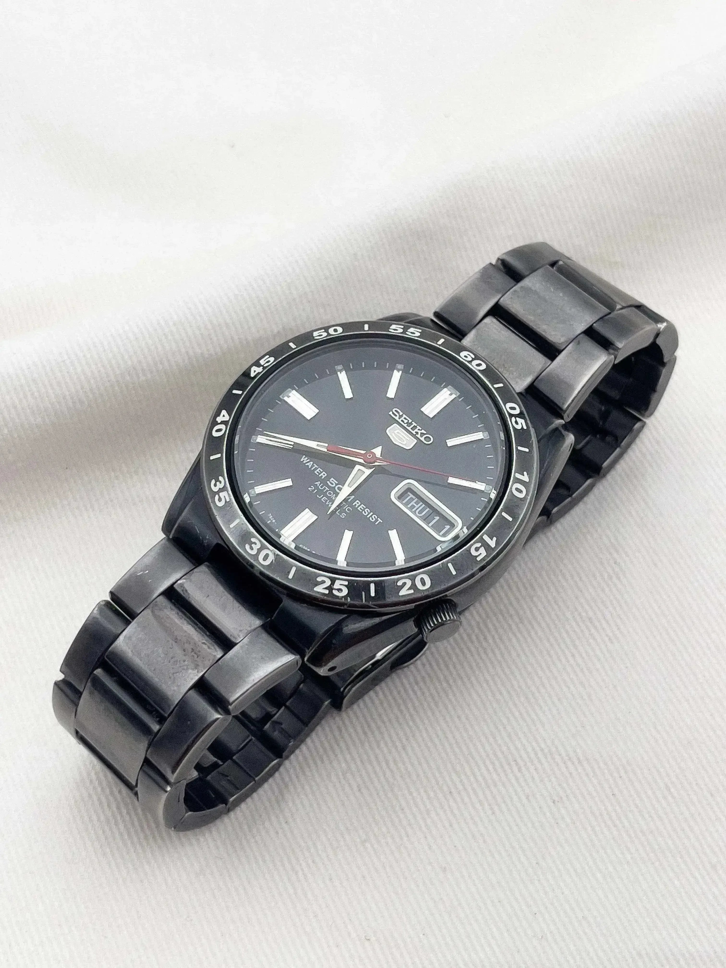 Seiko 5 - Noir PVD - 2000s - Atelier Victor