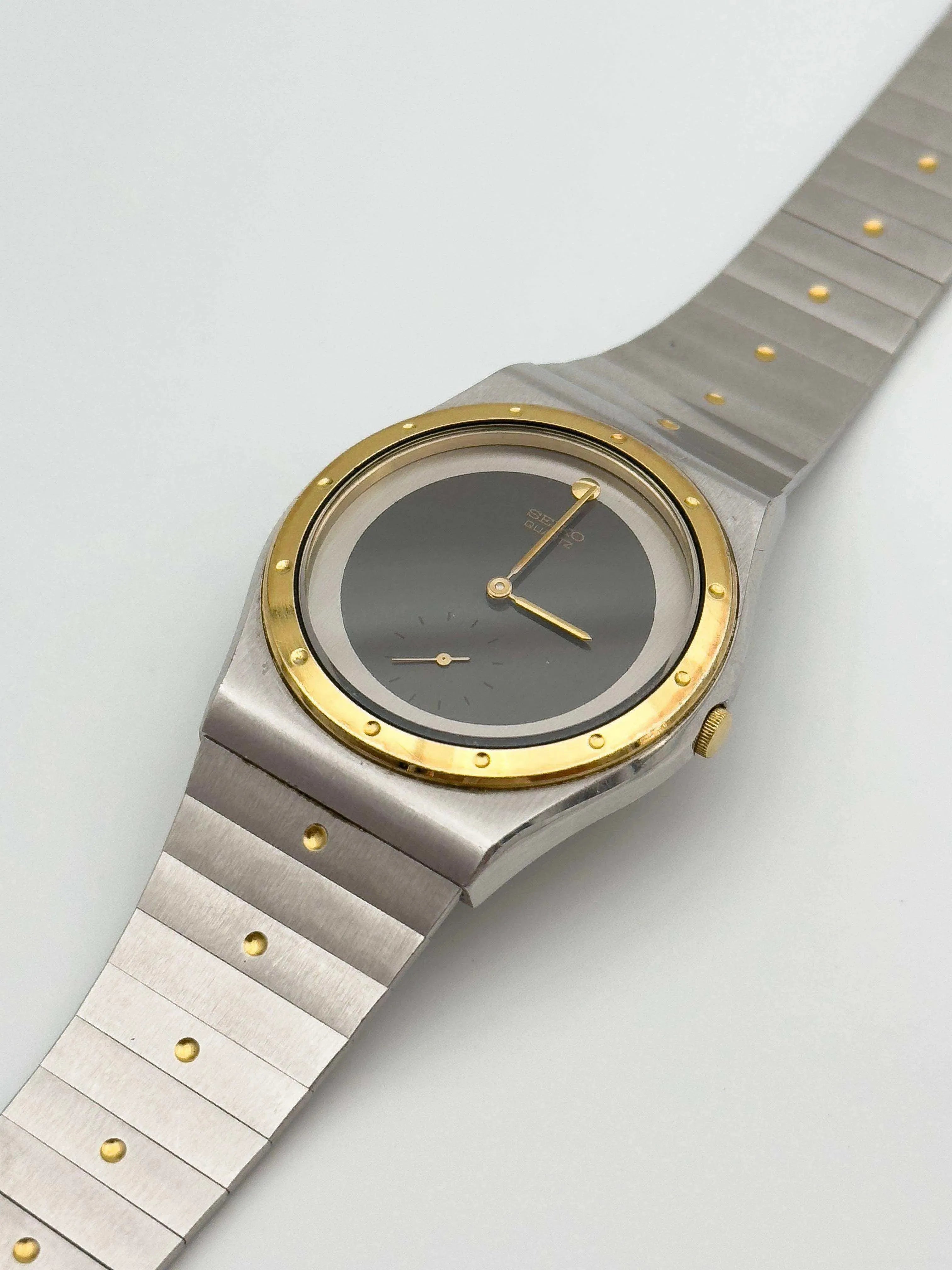 Seiko - Acier Gold Point - 1982 - Atelier Victor Paris - Vintage Watch Shop Dubai