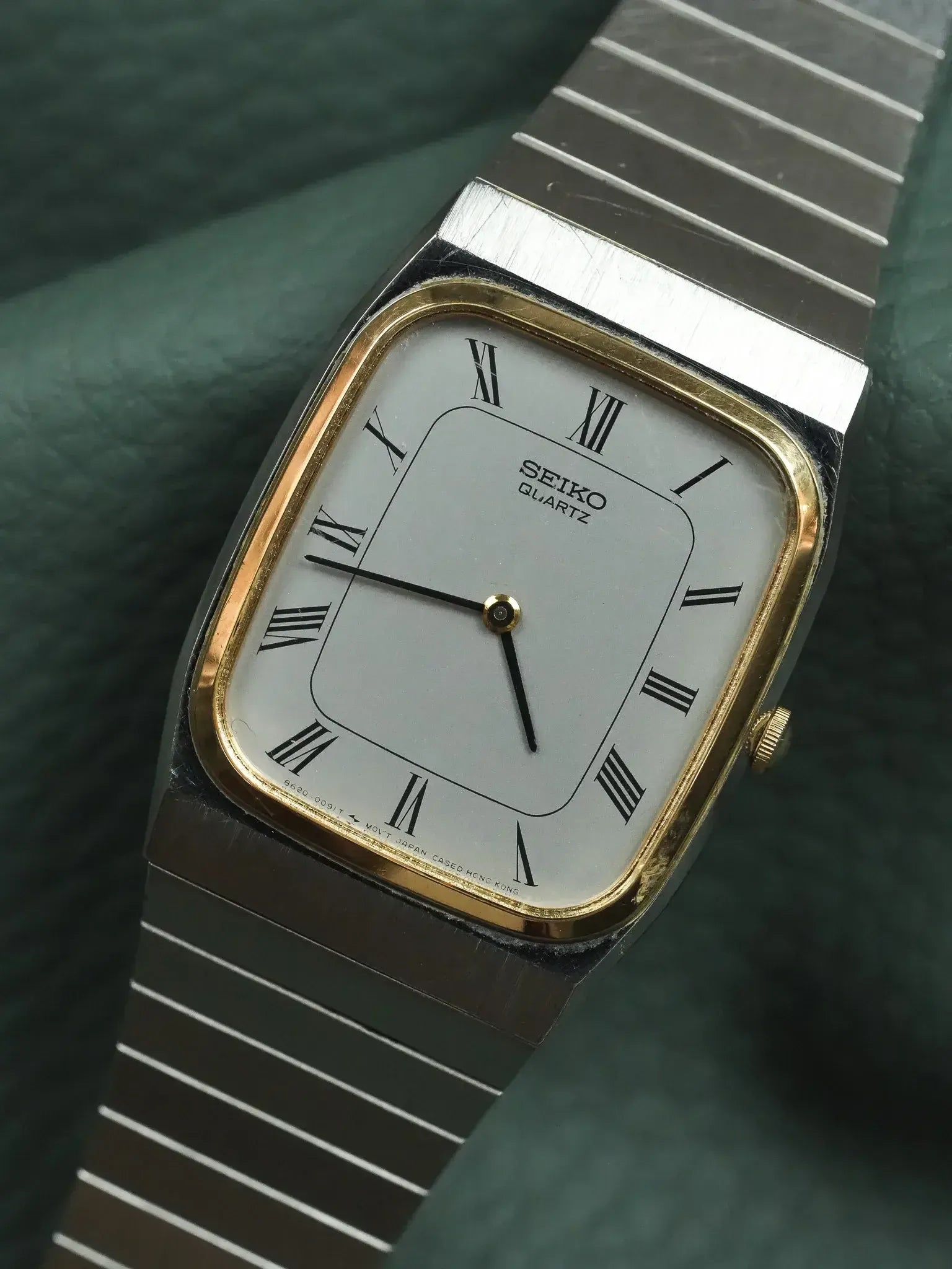 Seiko - Acier lunette or avec bracelet intégré - 1981 - Atelier Victor