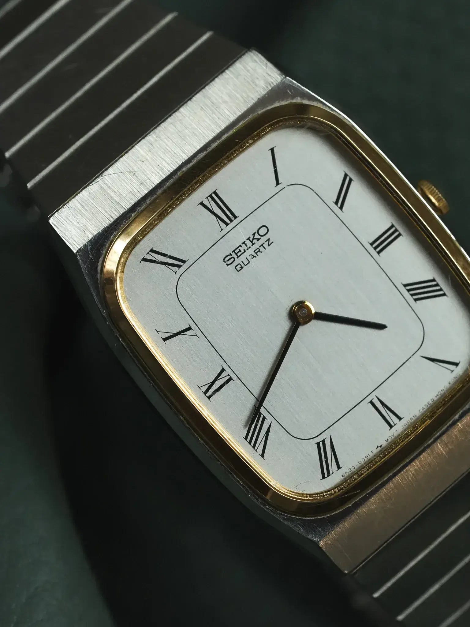 Seiko - Acier lunette or avec bracelet intégré - 1981 - Atelier Victor