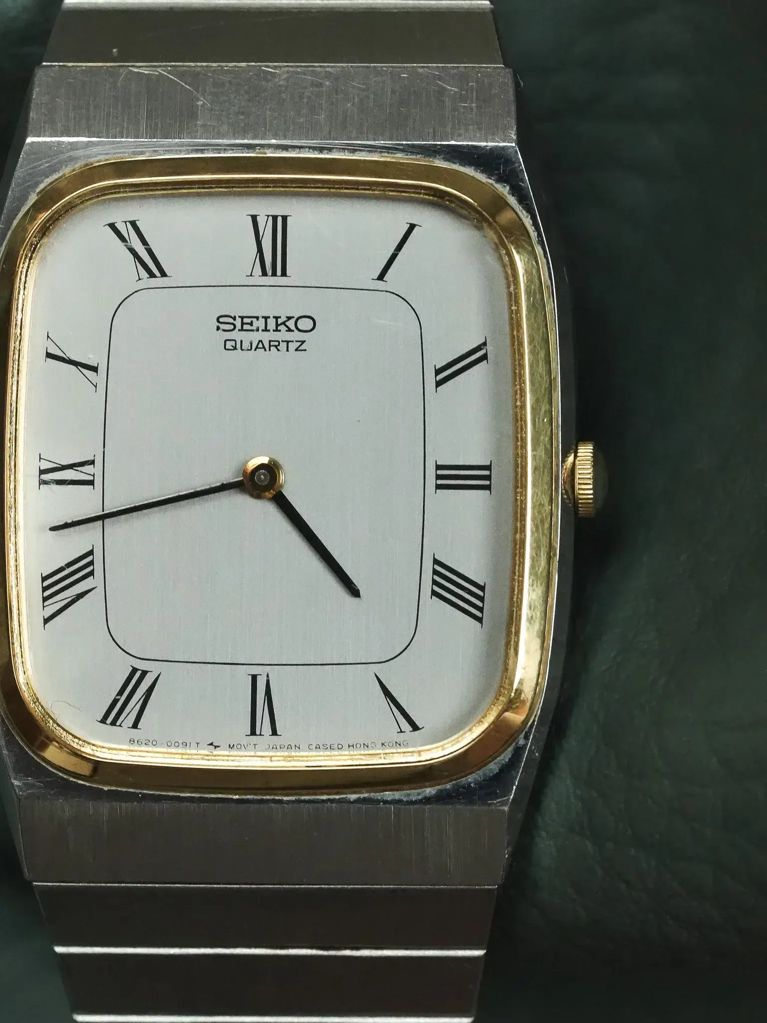 Seiko - Acier lunette or avec bracelet intégré - 1981 - Atelier Victor