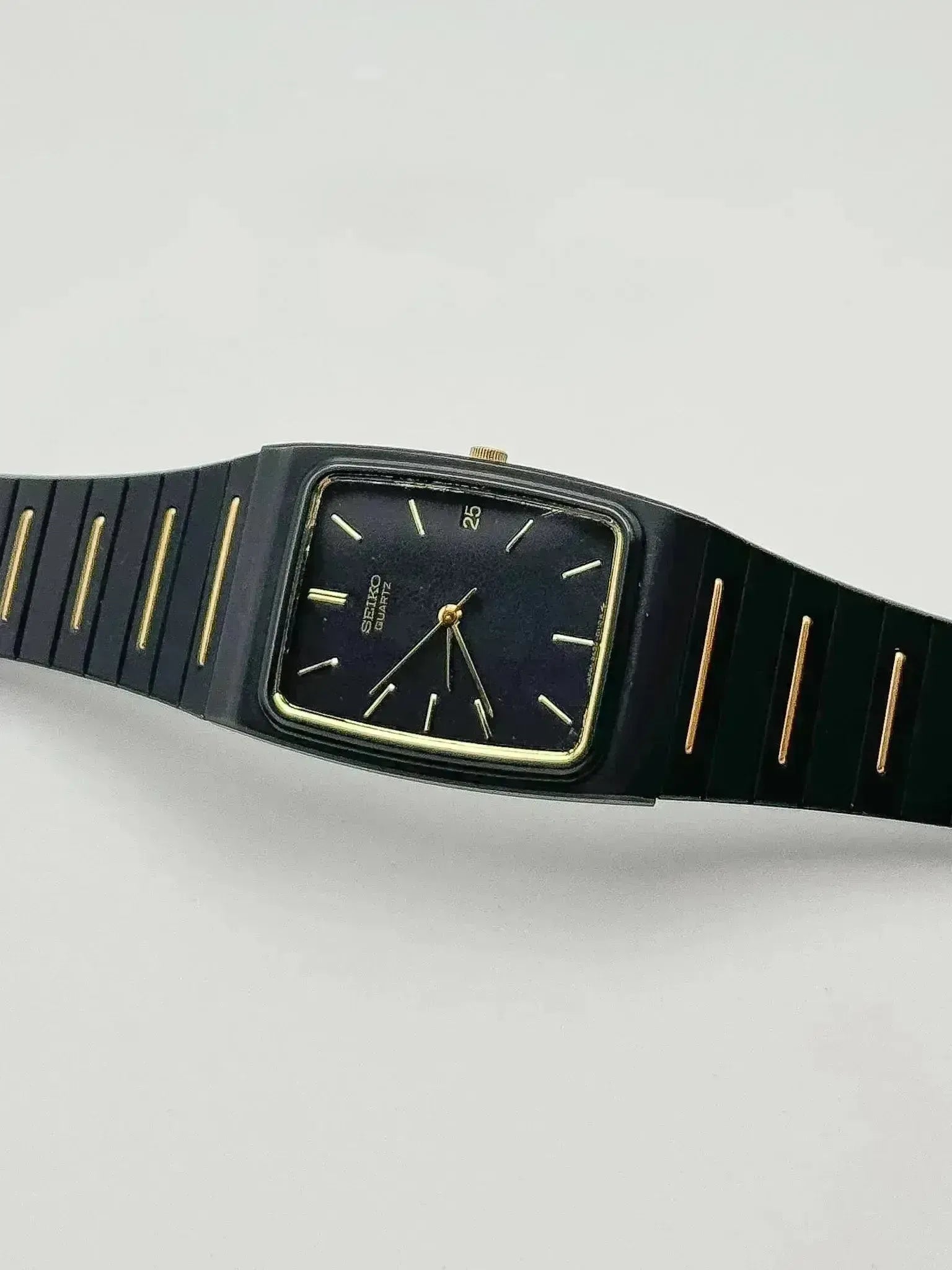 Seiko - Acier PVD Noir & Or Date - 1994 - Atelier Victor