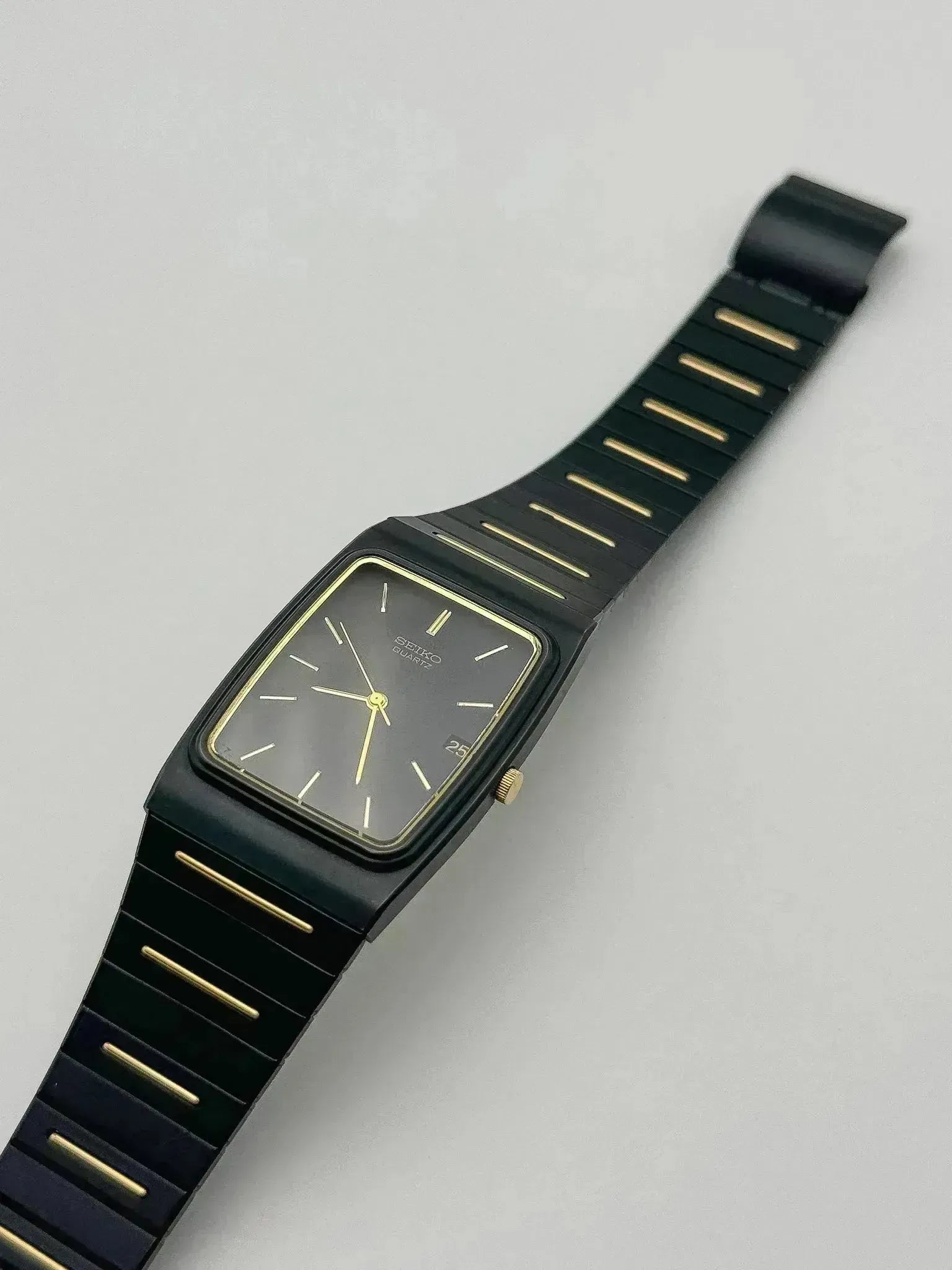 Seiko - Acier PVD Noir & Or Date - 1994 - Atelier Victor