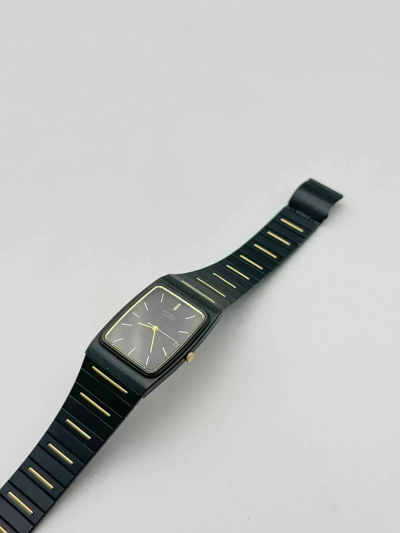 Seiko - Acier PVD Noir & Or Date - 1994 - Atelier Victor