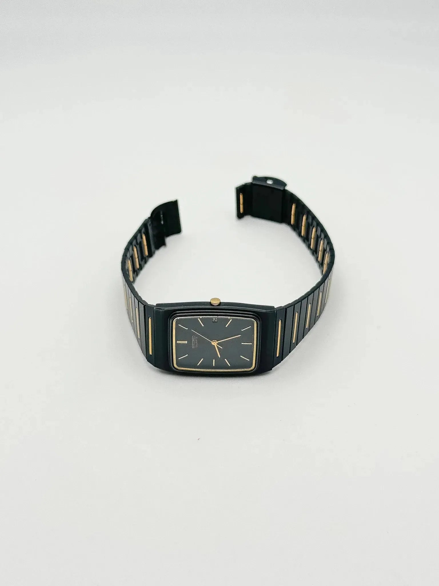 Seiko - Acier PVD Noir & Or Date - 1994 - Atelier Victor Paris - Vintage Watch Shop Dubai