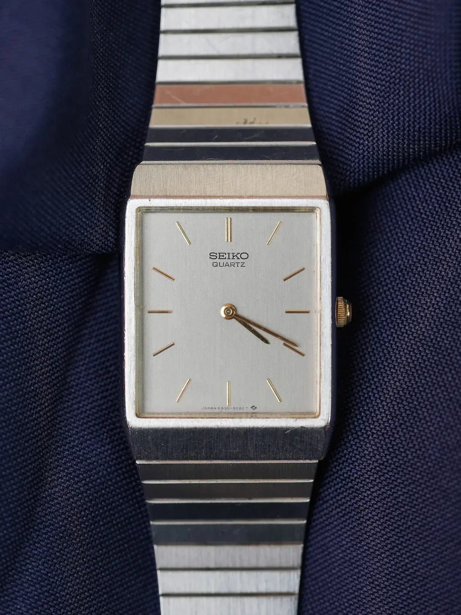Seiko - Acier Rectangulaire Cadran Argent Index Or - 1984 - Atelier Victor