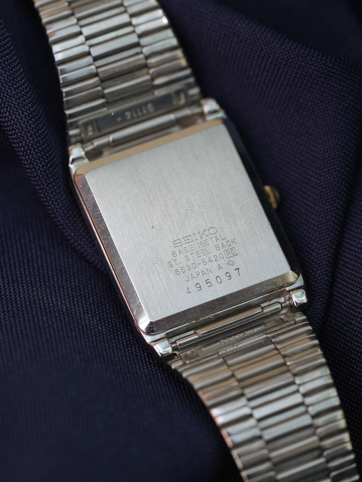 Seiko - Acier Rectangulaire Cadran Argent Index Or - 1984 - Atelier Victor - Vintage Shop