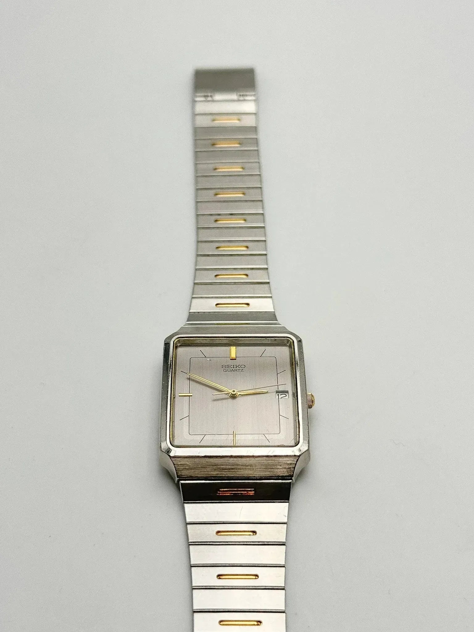 Seiko - Acier Strié Doré Bracelet intégré - 1997 - Atelier Victor