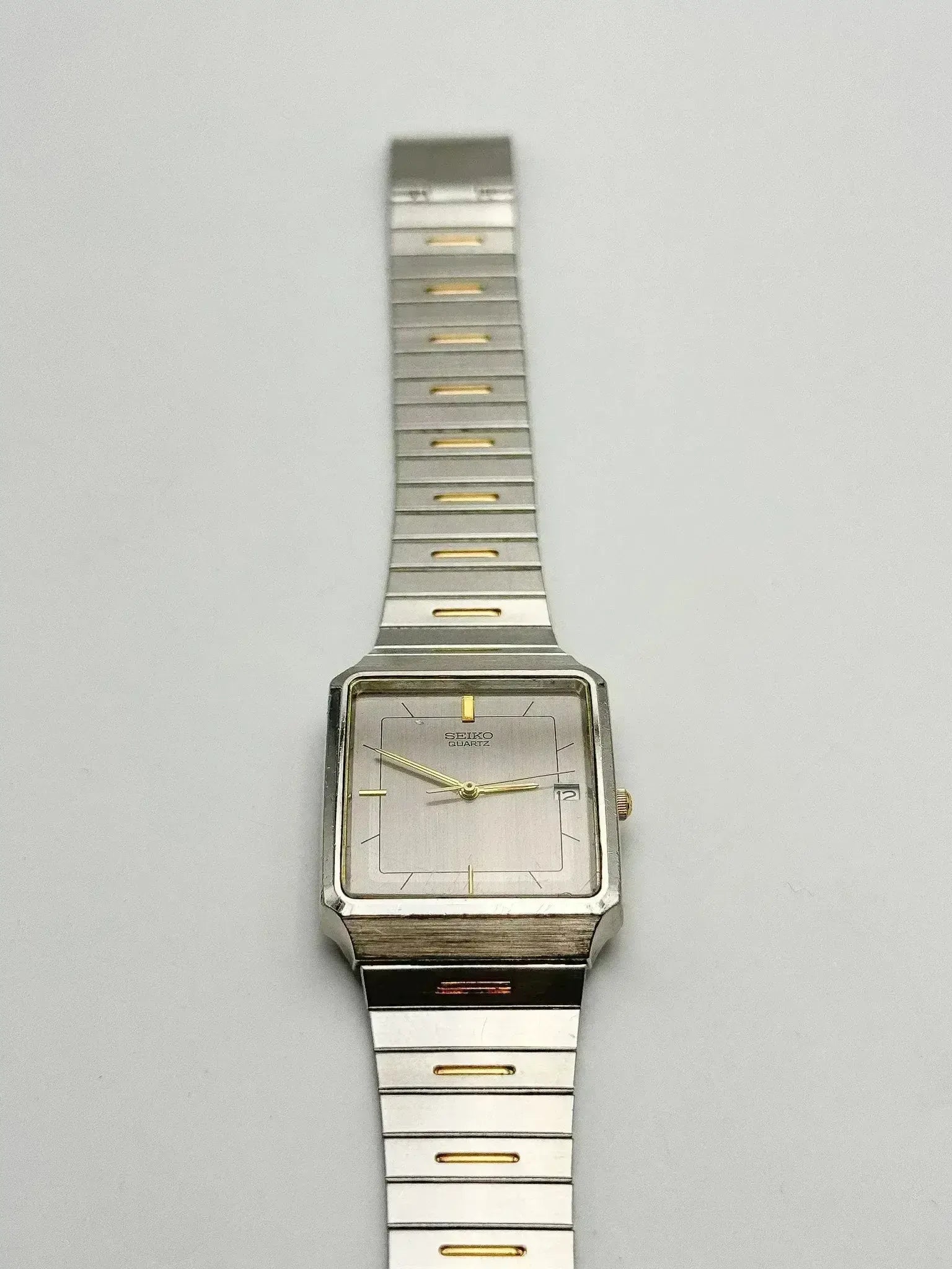 Seiko - Acier Strié Doré Bracelet intégré - 1997 - Atelier Victor