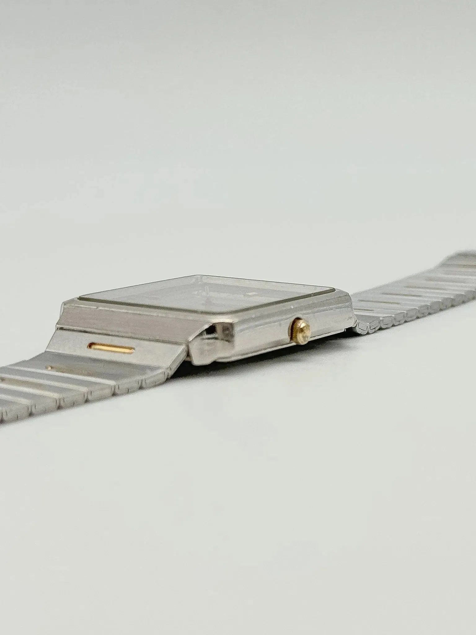 Seiko - Acier Strié Doré Bracelet intégré - 1997 - Atelier Victor - Vintage Shop
