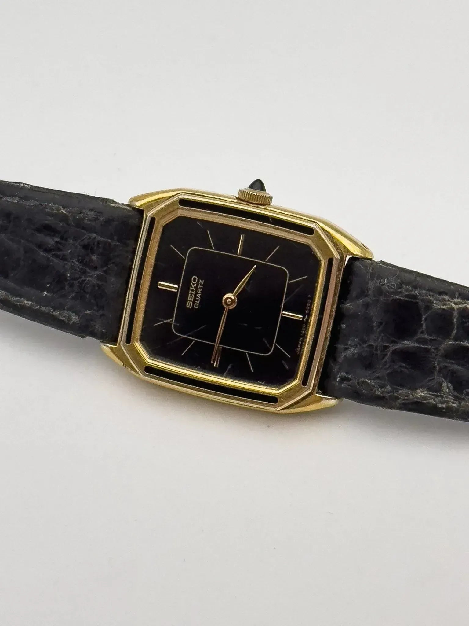 Seiko - Black Cabochon Lady - 1982 - Atelier Victor