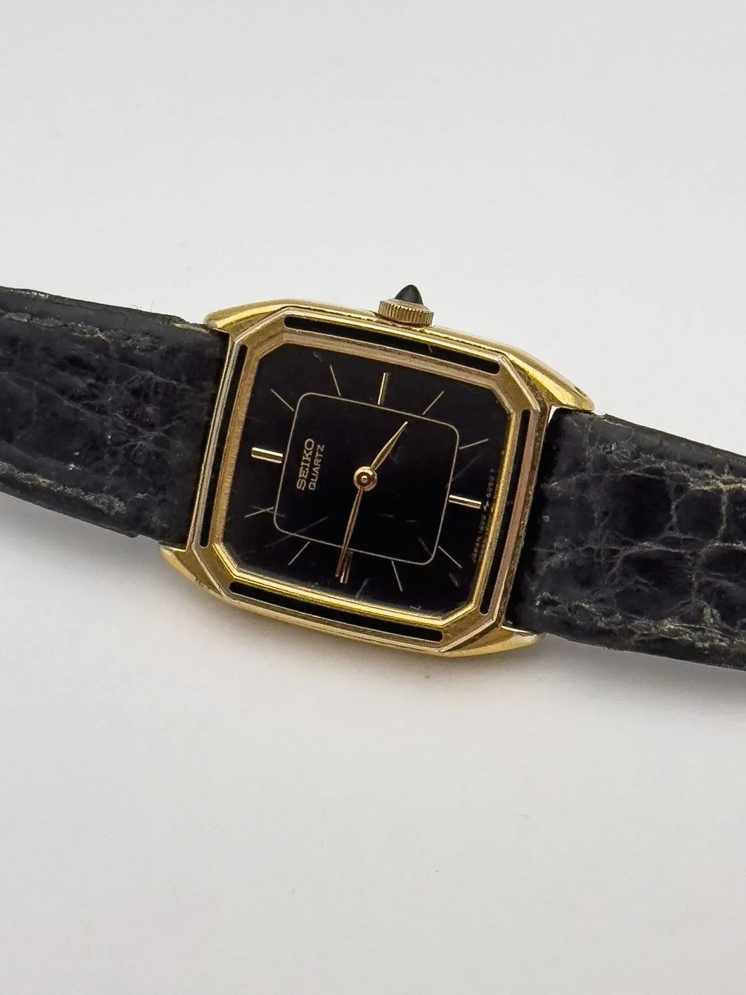 Seiko - Black Cabochon Lady - 1982 - Atelier Victor