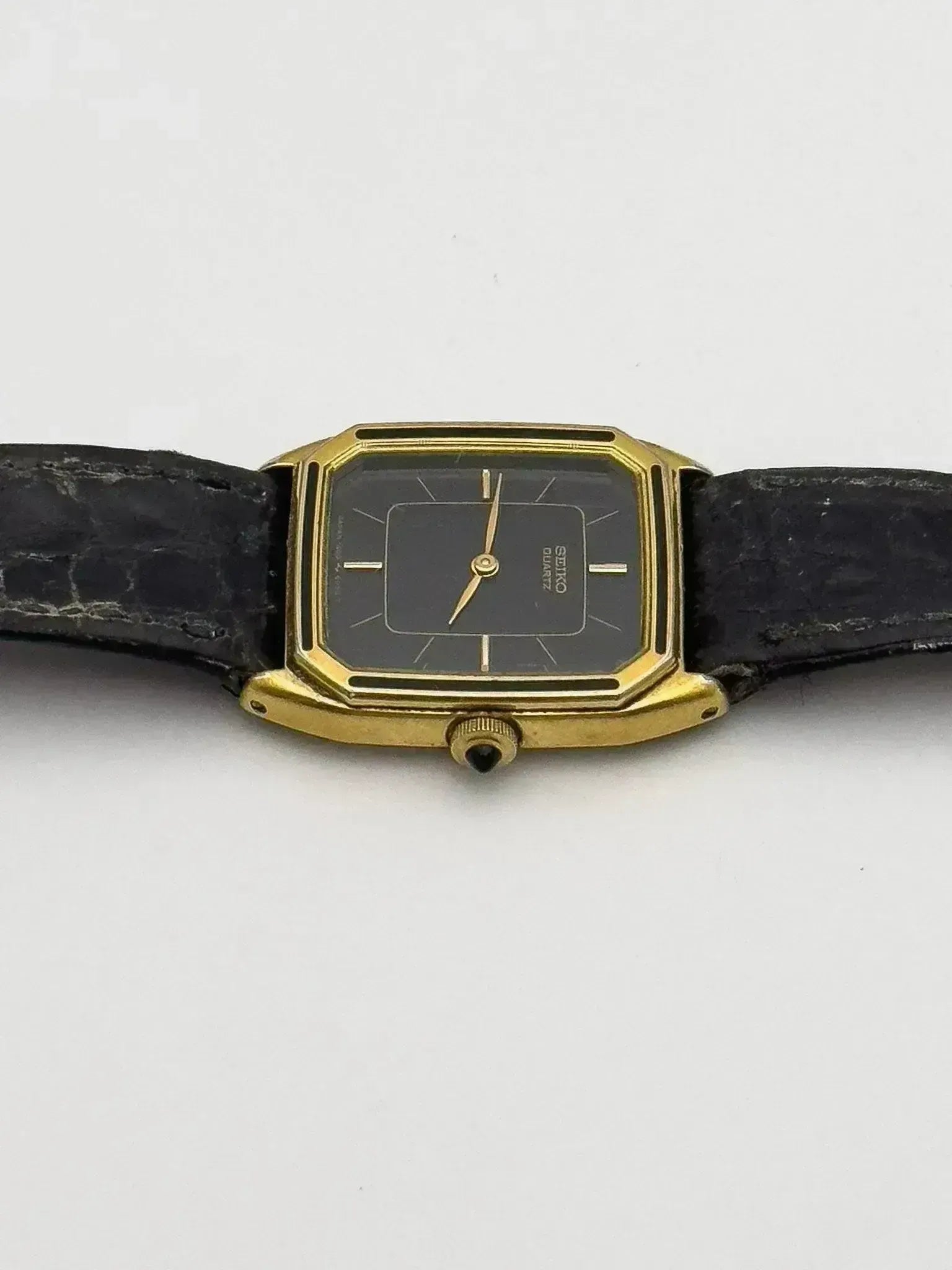 Seiko - Black Cabochon Lady - 1982 - Atelier Victor
